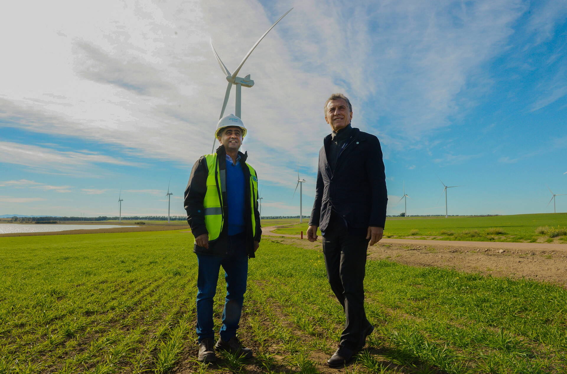 El Presidente inauguró un parque eólico que generará electricidad para 200 mil hogares