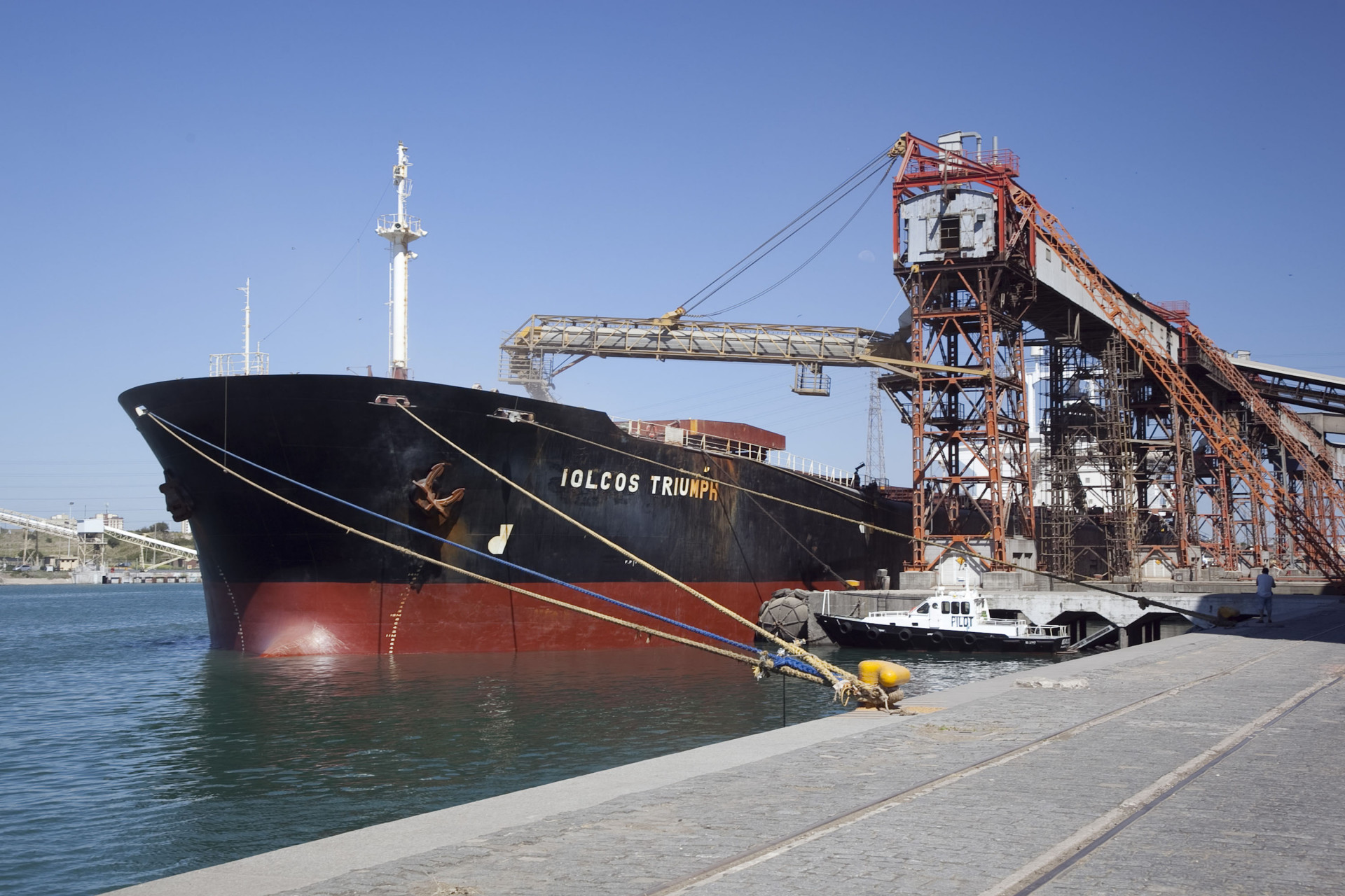 Nuevas normativas para bajar costos de exportaciones desde el puerto de Buenos Aires