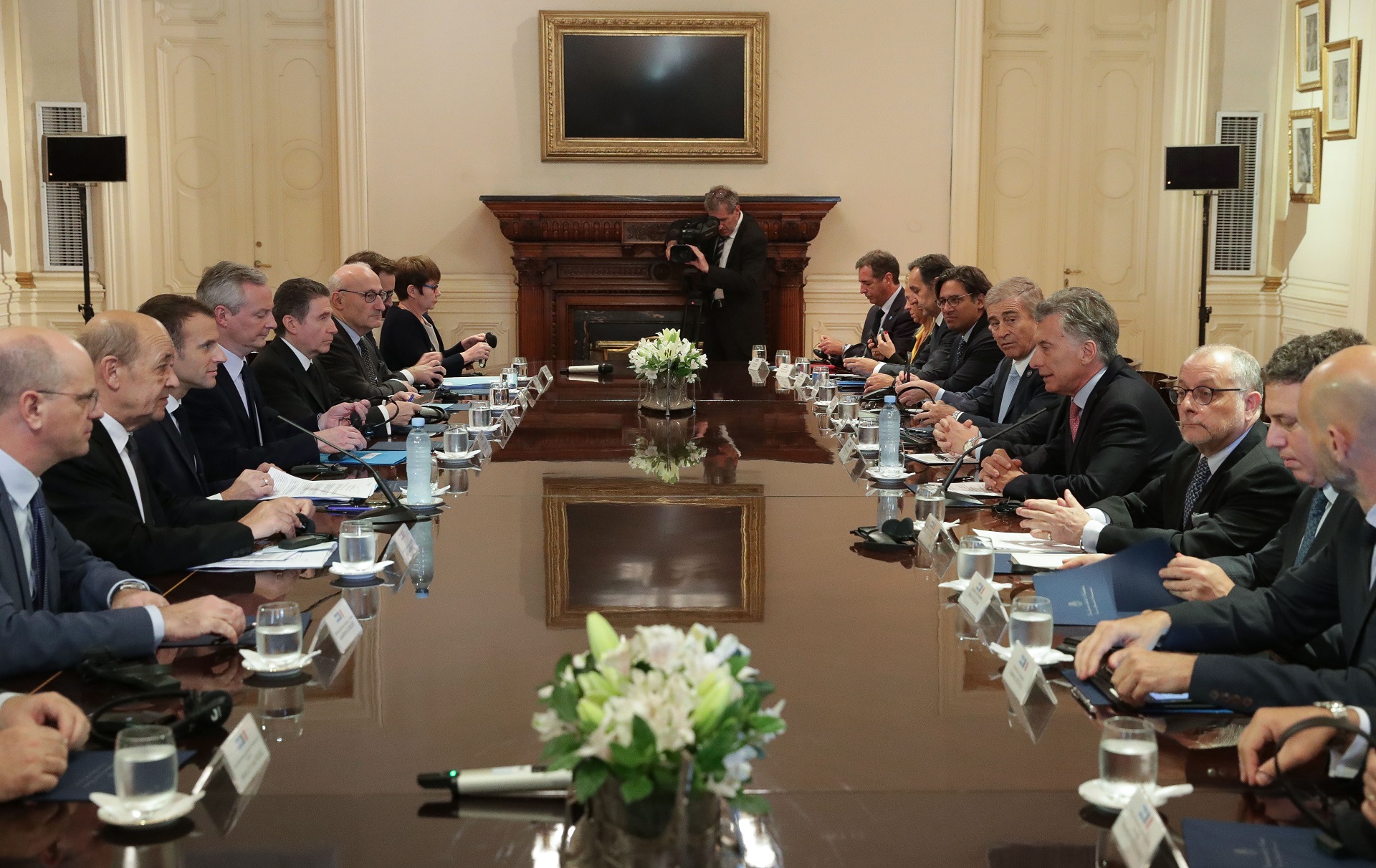 El presidente Macri recibió en la Casa Rosada a su par de Francia