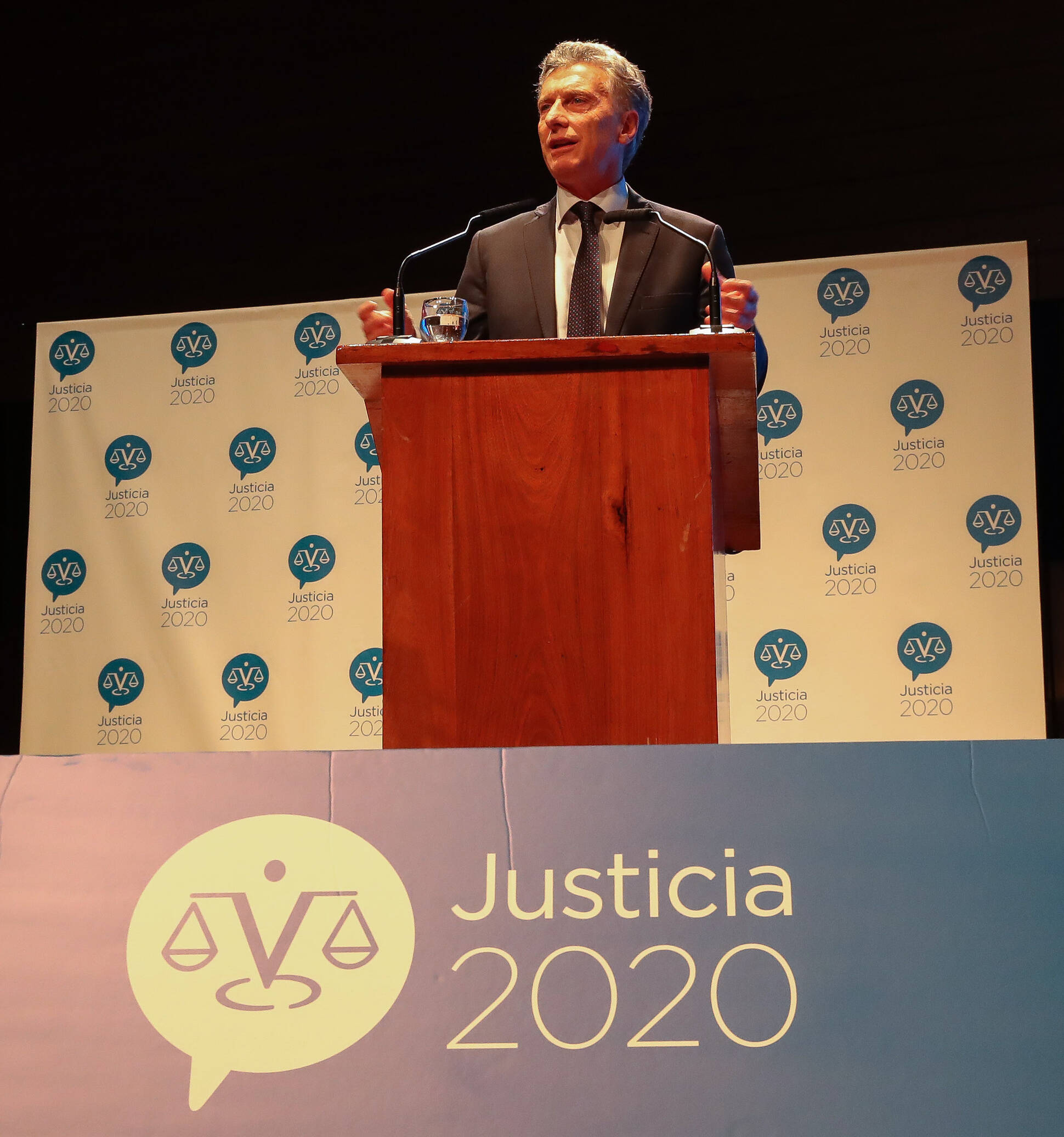 Macri: Trabajamos para hacer un cambio de verdad, no uno de maquillaje