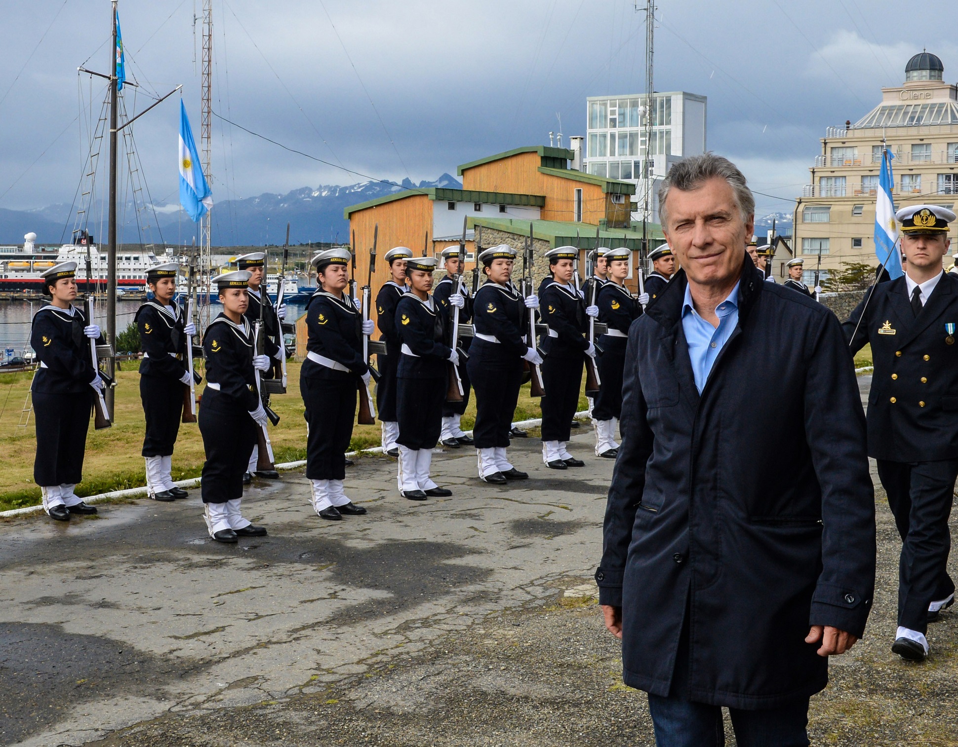El Presidente visitó la Base Naval Ushuaia