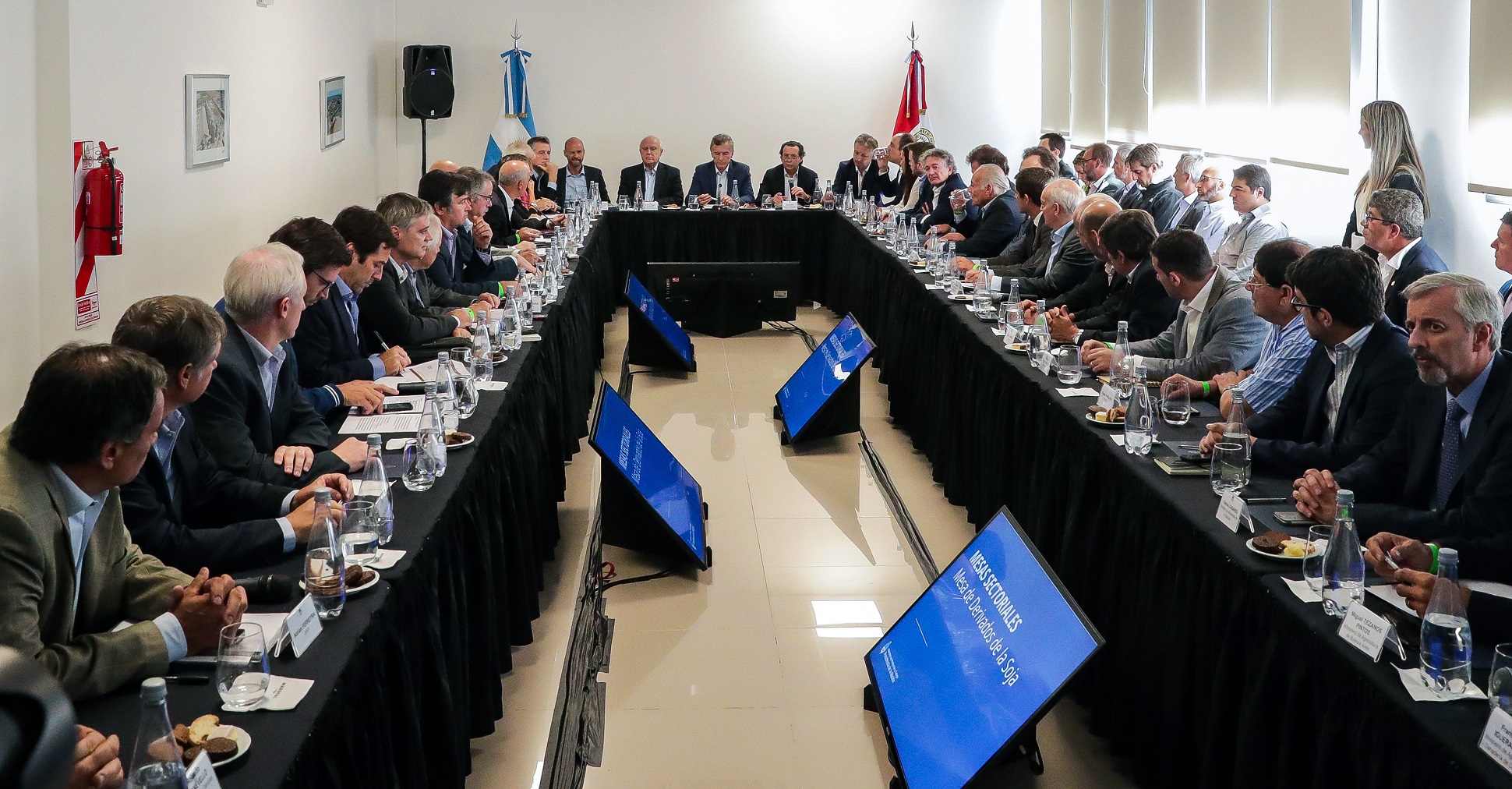 El presidente Macri encabezó la primera reunión de la Mesa de Industrialización de la Soja