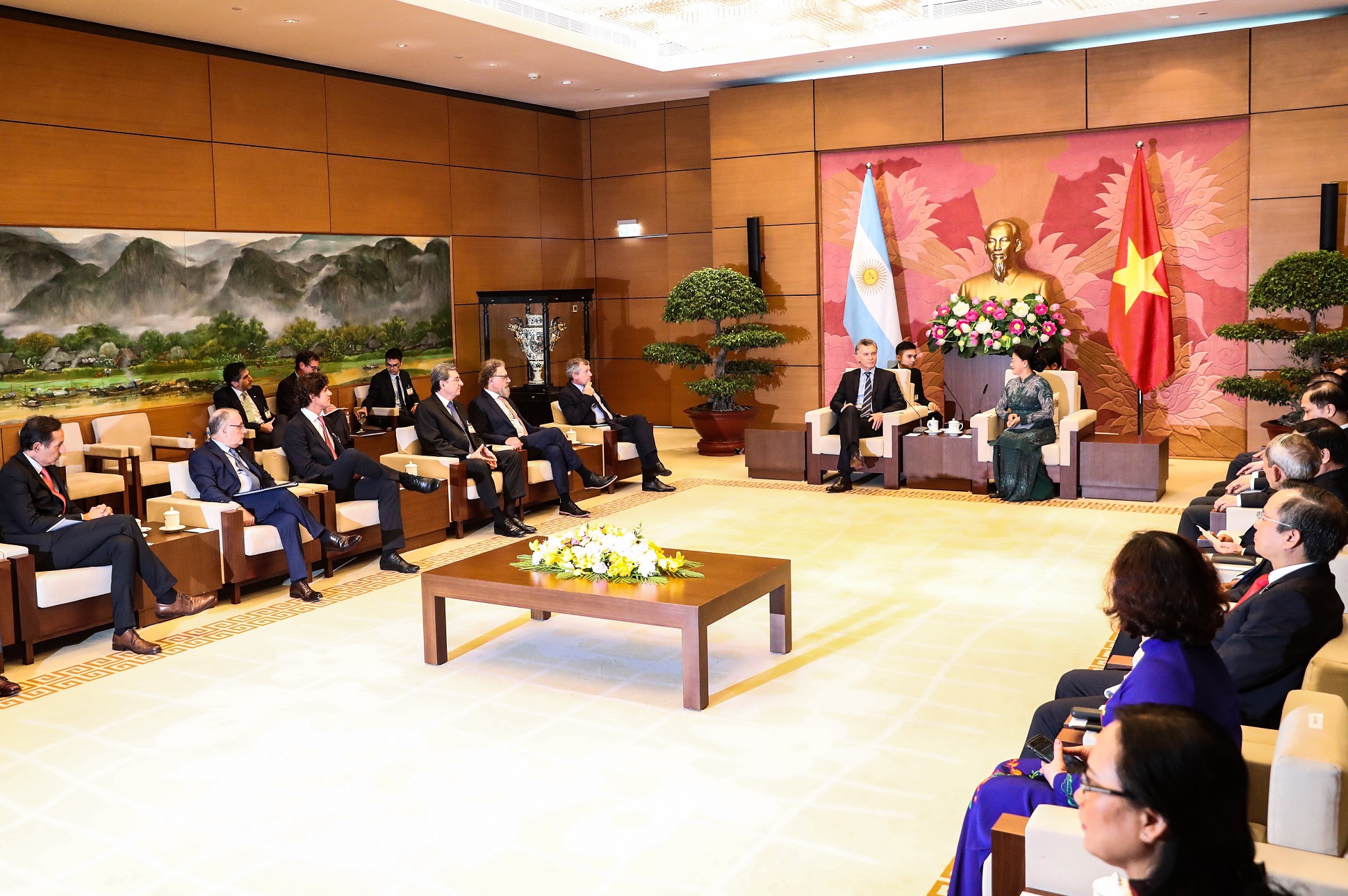 Macri se reunió con el primer ministro y con la titular de la asamblea legislativa de Vietnam