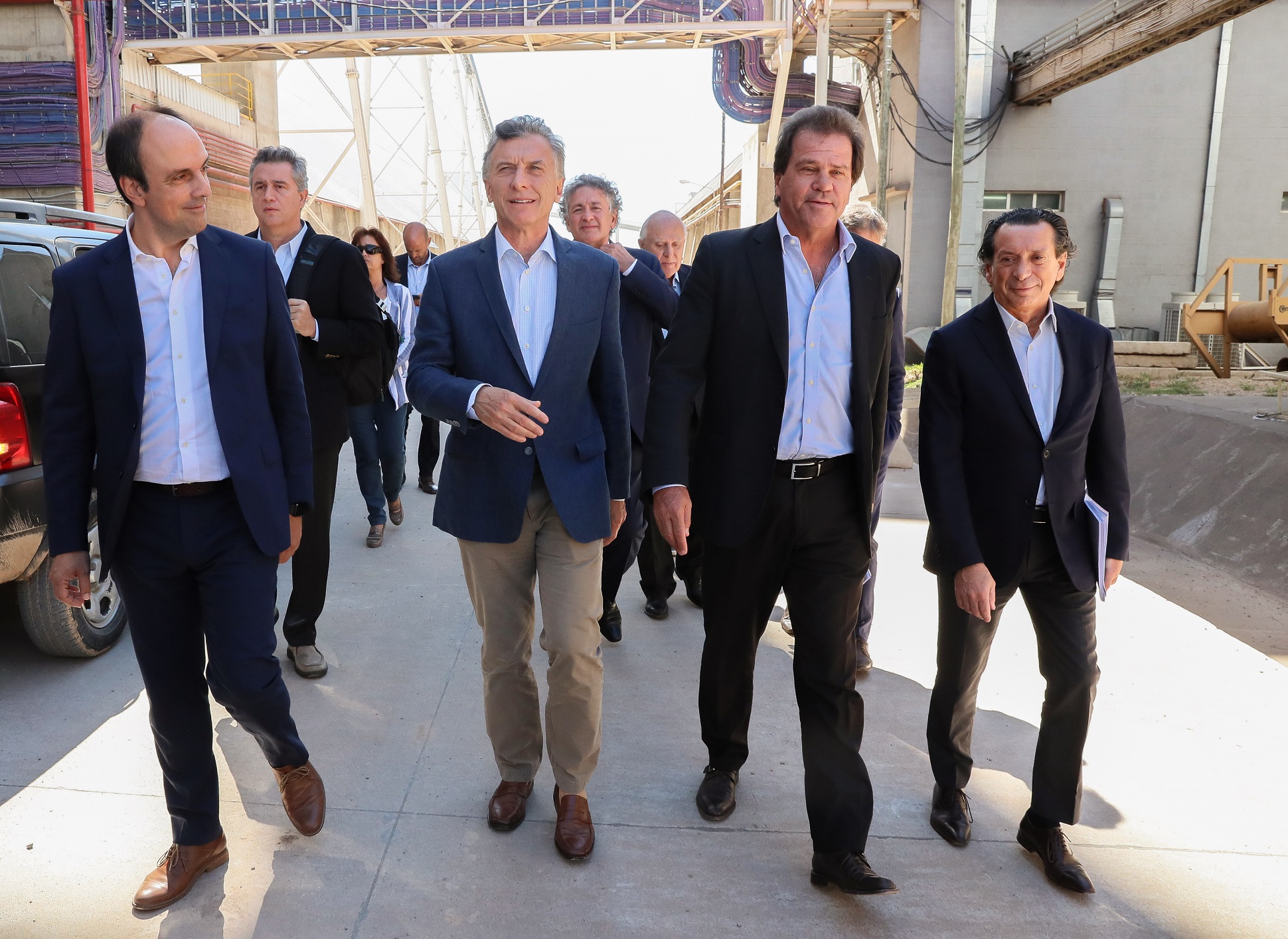 Macri visitó una planta de procesamiento de soja en Timbúes, Santa Fe