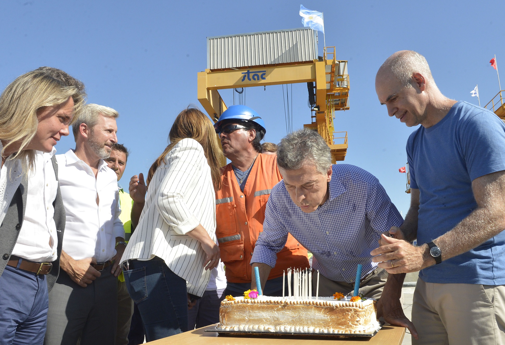 Macri recorrió una obra cloacal que beneficiará a 4,3 millones de personas