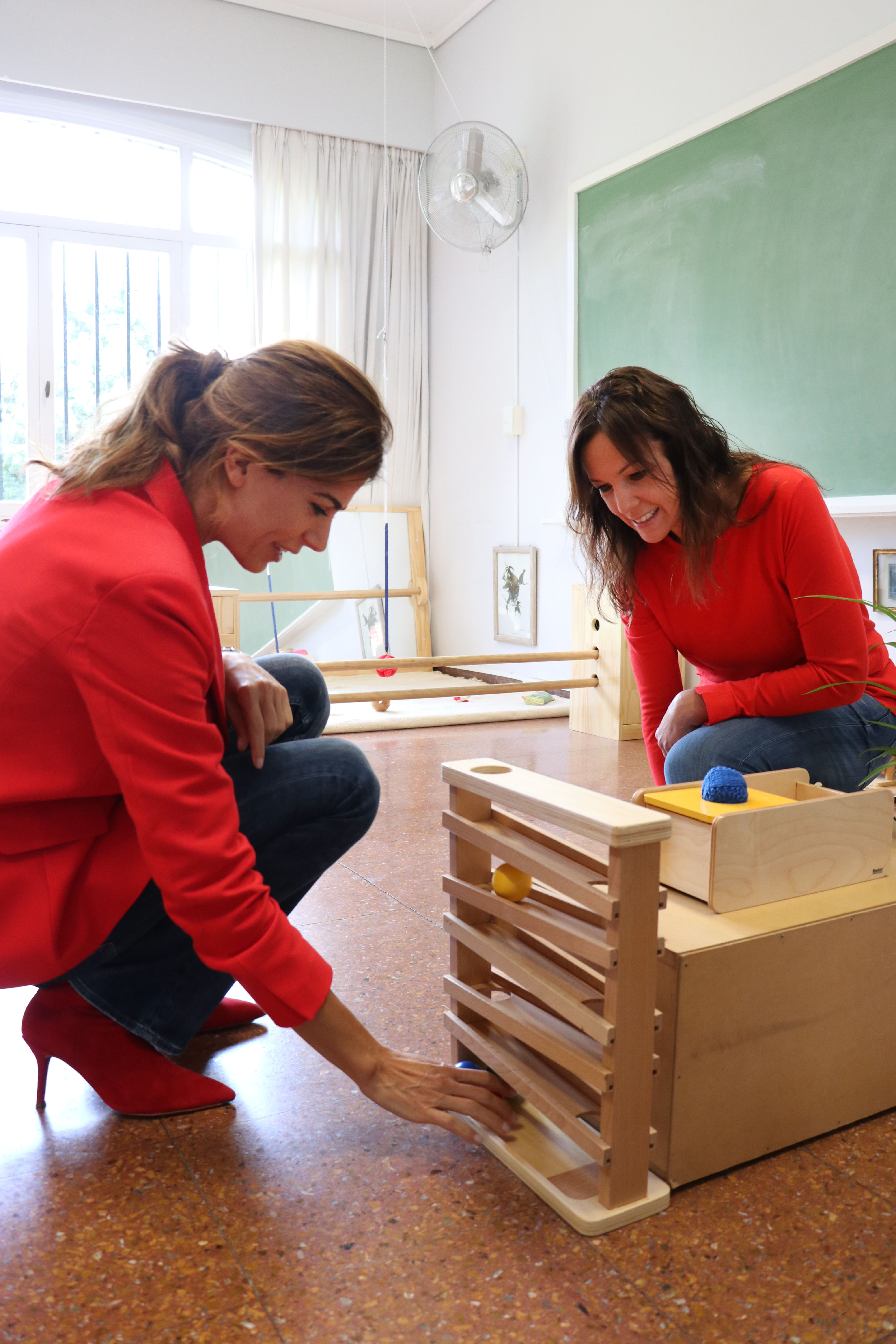 Juliana Awada recorrió las instalaciones de la Fundación Argentina María Montessori