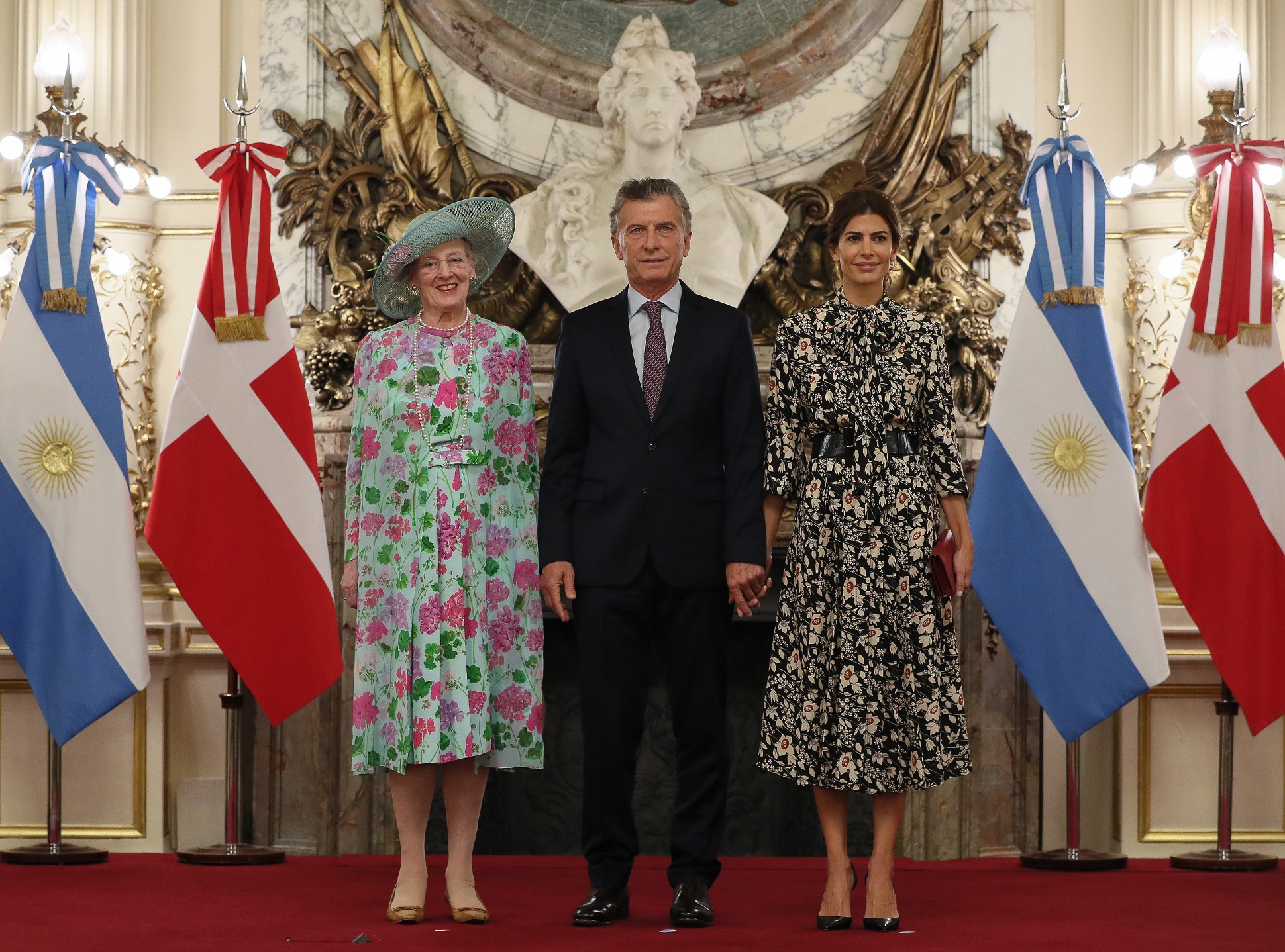 El presidente Macri recibió en la Casa Rosada a la reina Margarita II de Dinamarca 