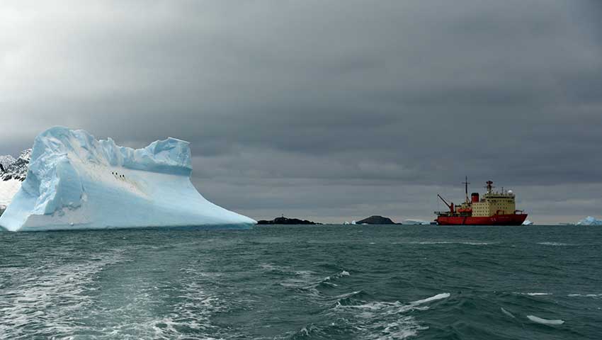 El Almirante Irízar afrontó última etapa de la Campaña Antártica en la base Marambio