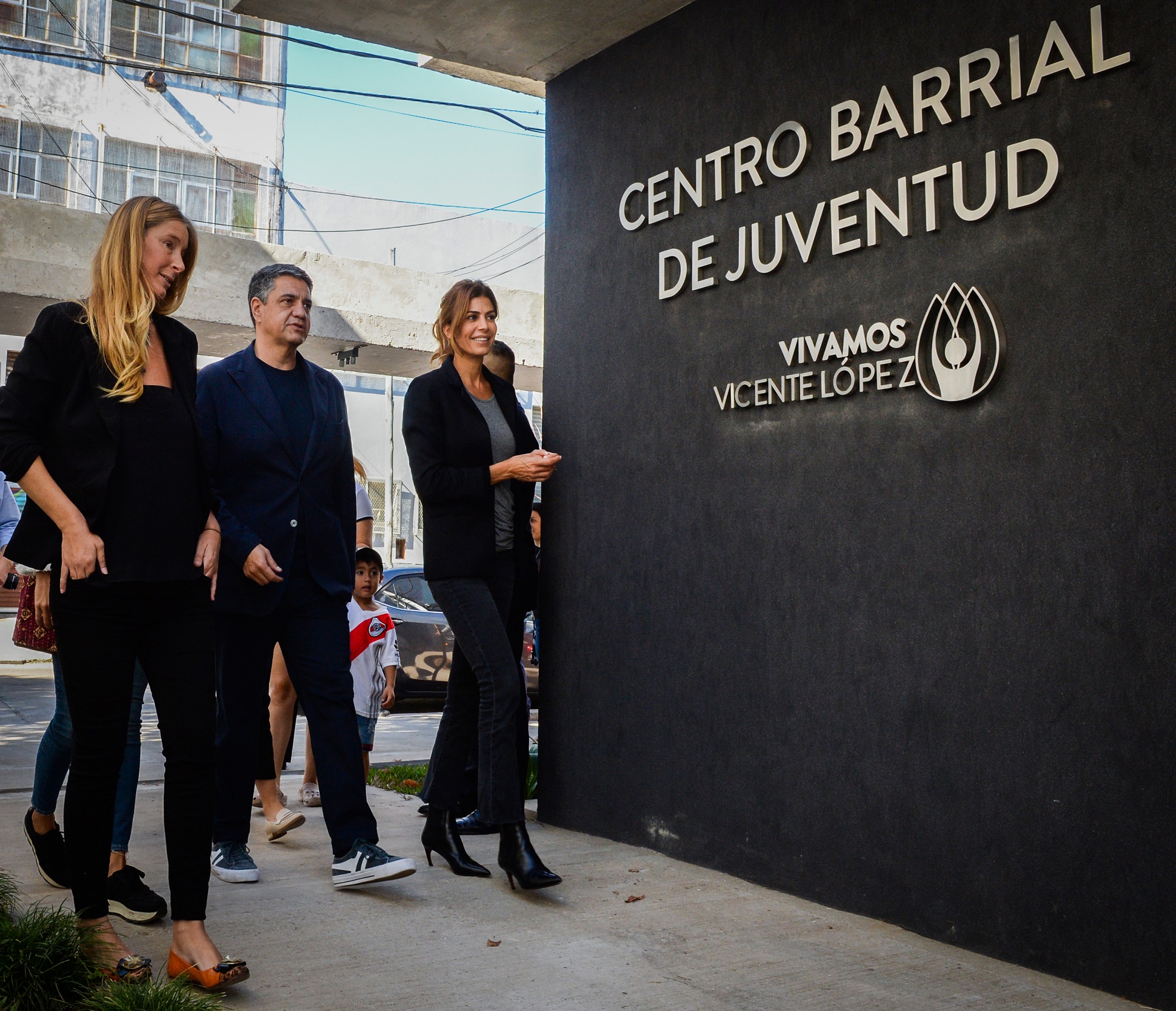 Juliana Awada visitó el Centro Barrial de Juventud Balcarce en Vicente López