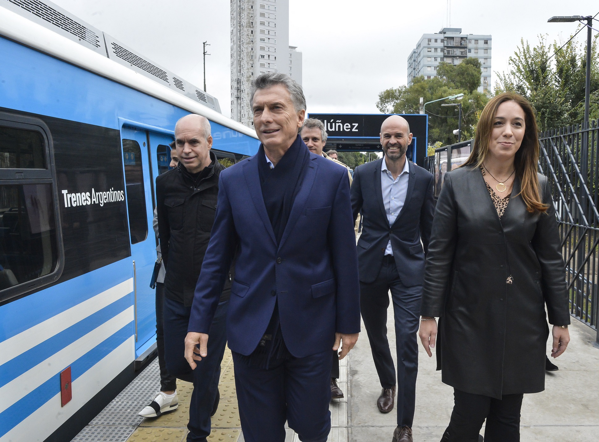 Macri: Por más dudas que haya, argentinos, es por acá