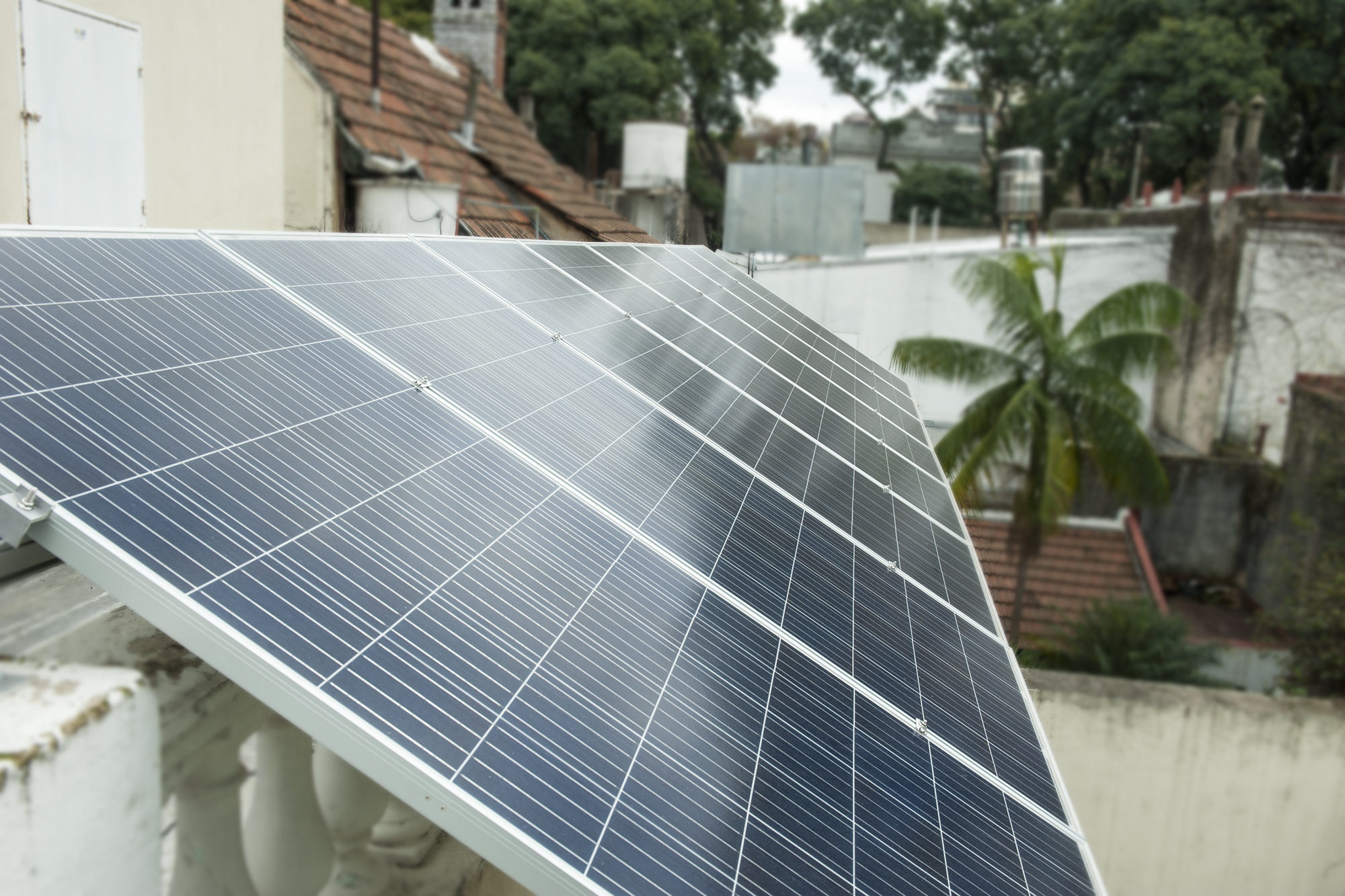 Se conectó el primer usuario-generador de energía solar del país