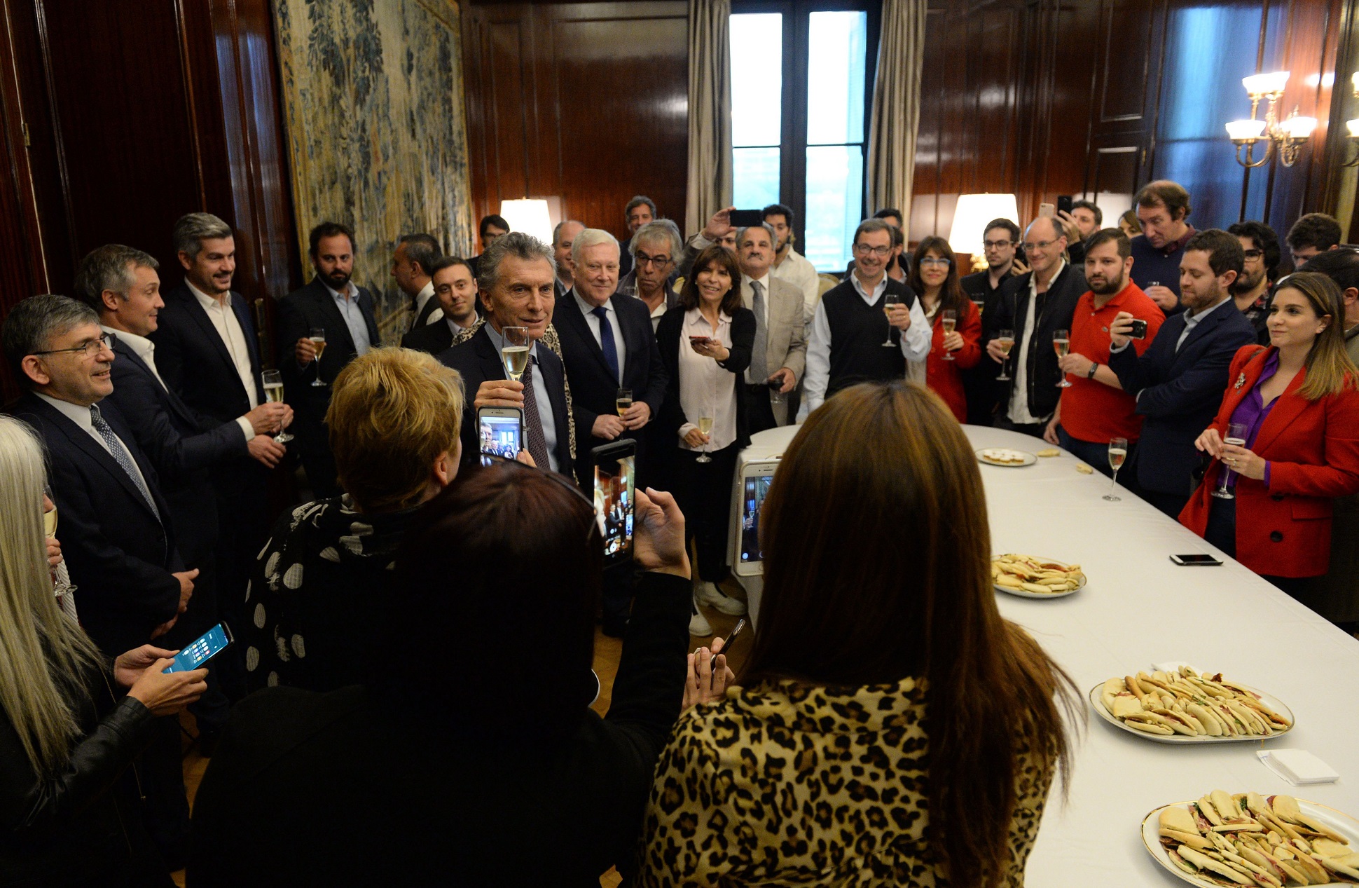 El Presidente brindó con los acreditados en Casa Rosada por el Día del Periodista