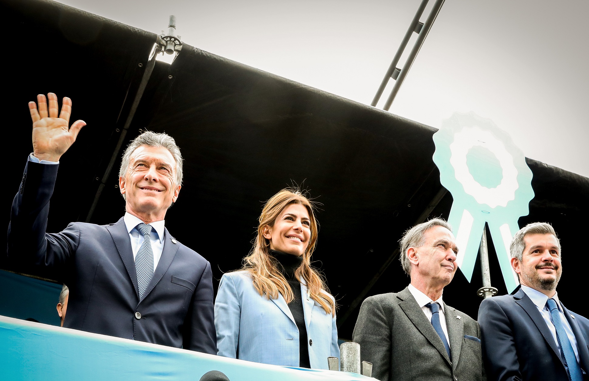 El presidente Macri encabezó el desfile militar por el Día de la Independencia