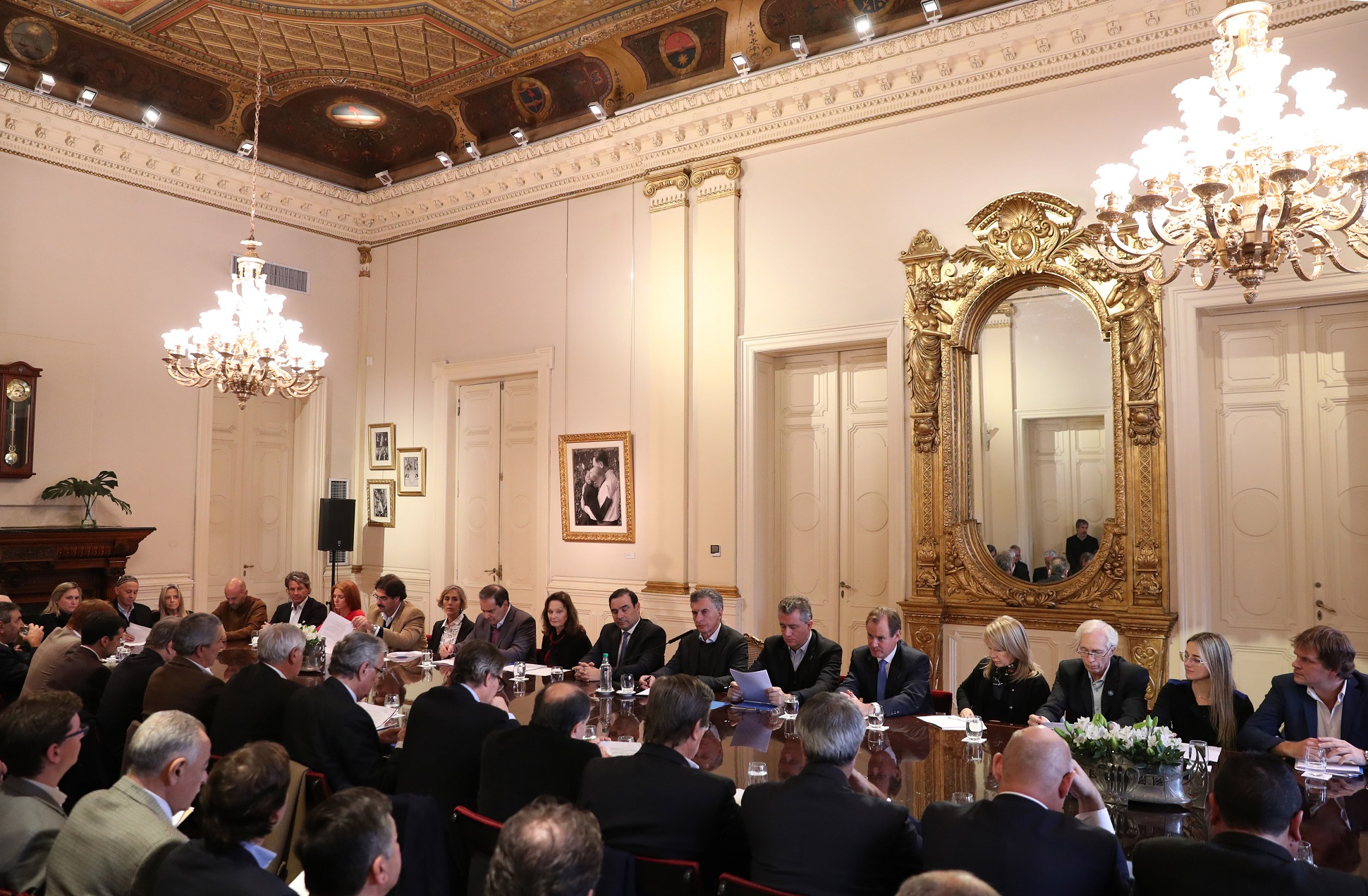 Macri encabezó una reunión de la Mesa Foresto-Industrial