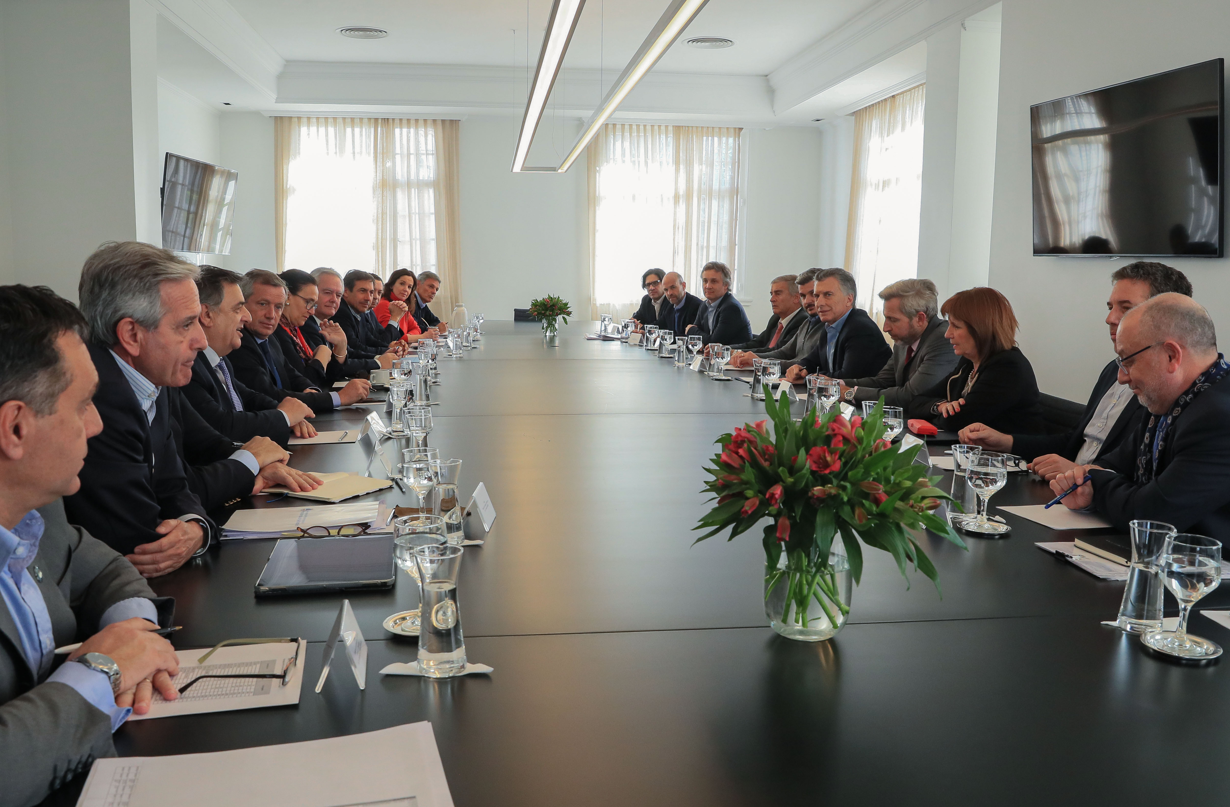 El presidente Macri encabezó una reunión de Gabinete nacional