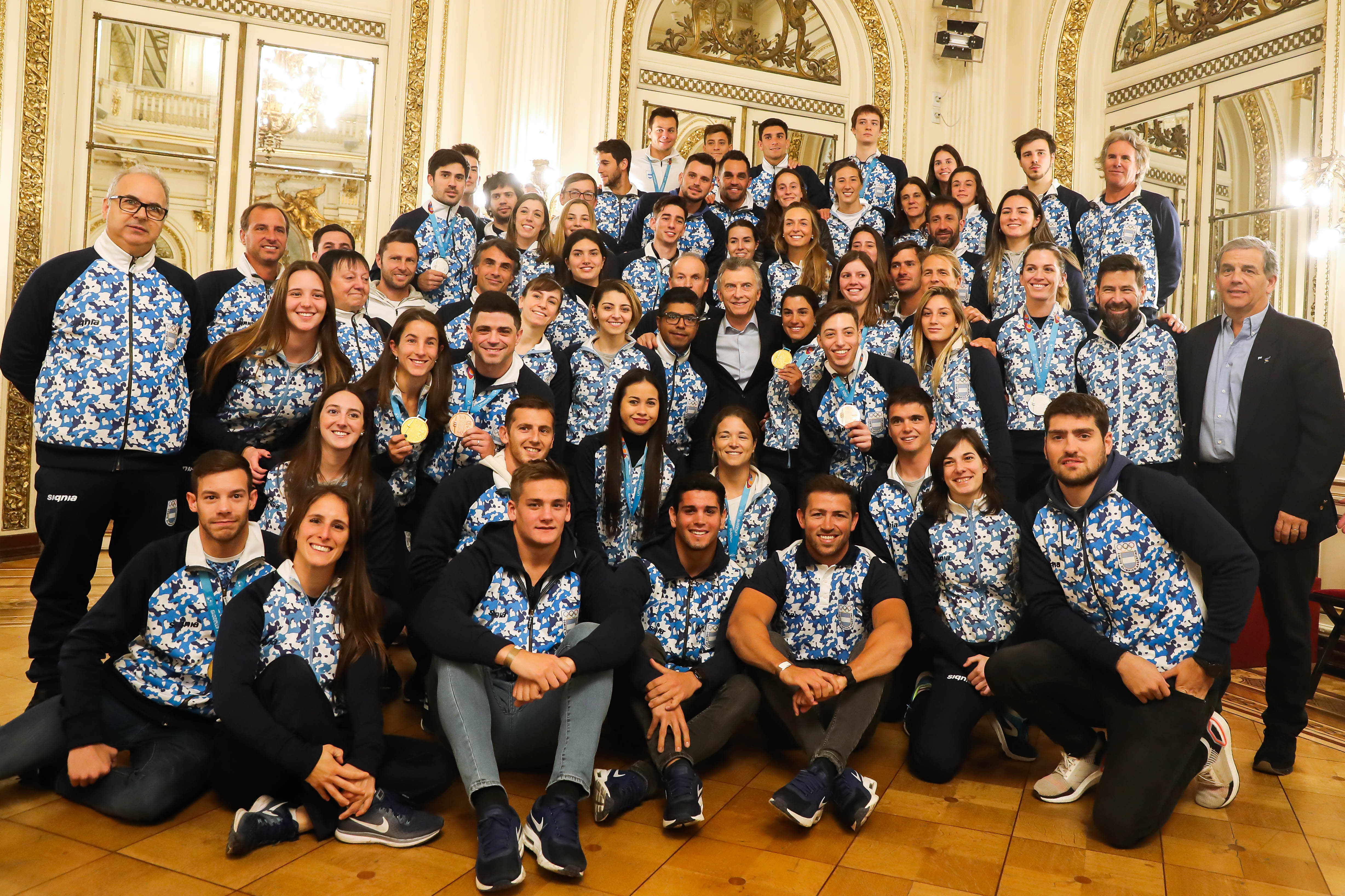 El presidente Macri recibió a atletas argentinos que participaron en los Juegos Panamericanos de Lima