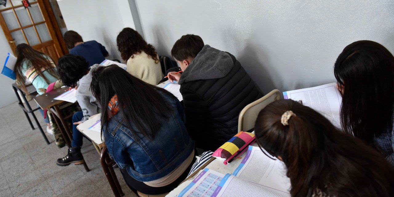 Comenzó la evaluación Aprender en todo el país