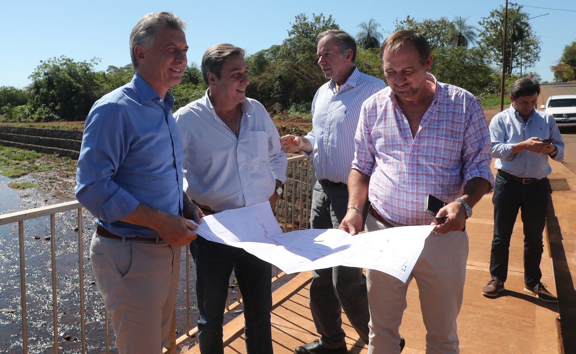 Macri visitó obras para prevenir inundaciones en Posadas