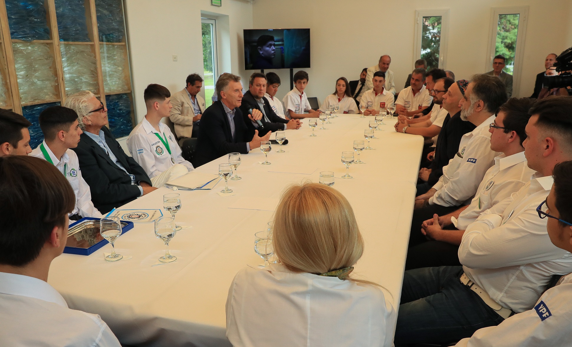 Macri recibió a estudiantes que participarán de una nueva edición del Desafío Eco