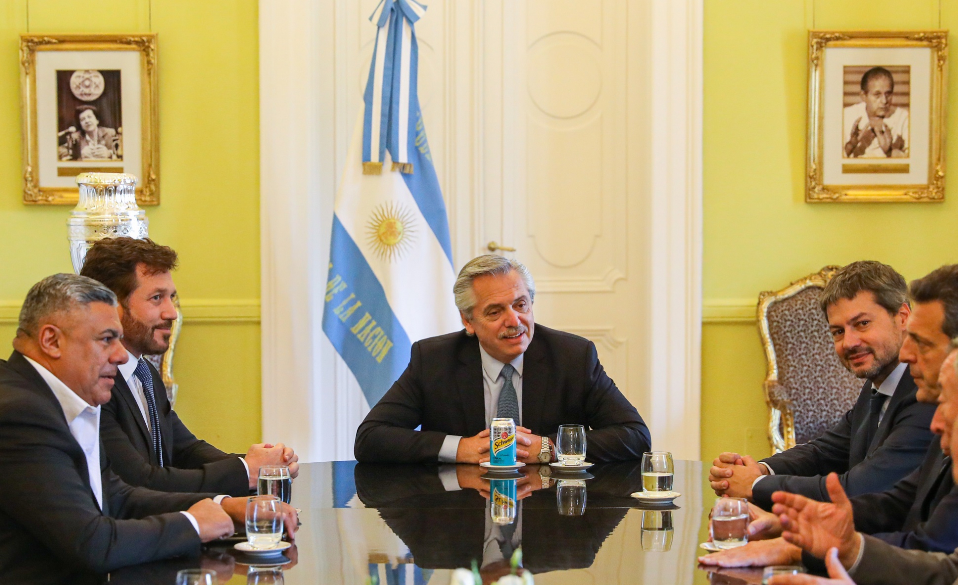 Fernández meets CONMEBOL President, Alejandro Domínguez 