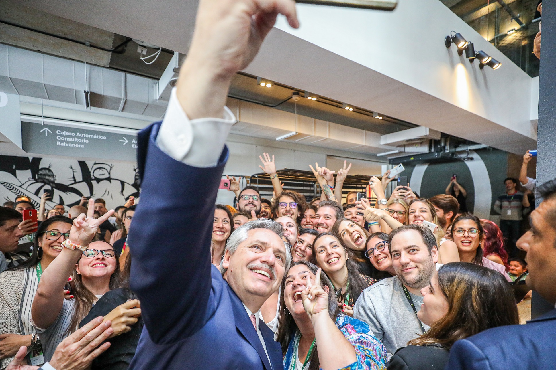 El presidente Alberto Fernández visitó la nueva sede de Accenture