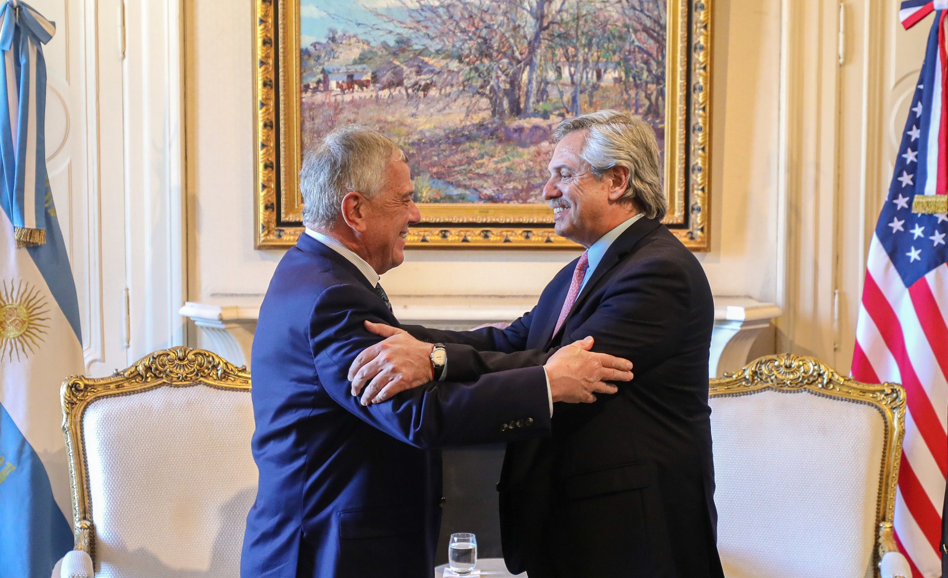 Fernández receives US delegation