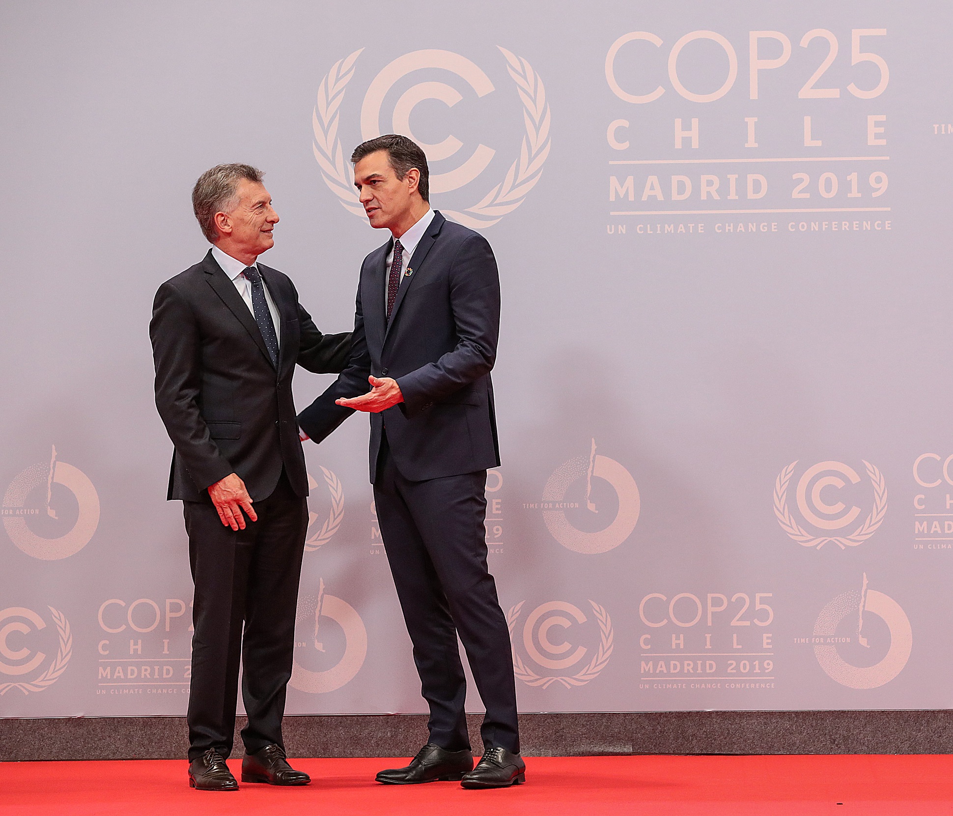 Macri fue recibido por su par español en Madrid durante la Cumbre de Cambio Climático