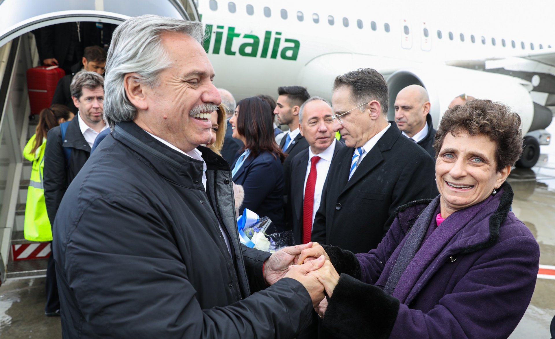 President Fernández arrives in Israel