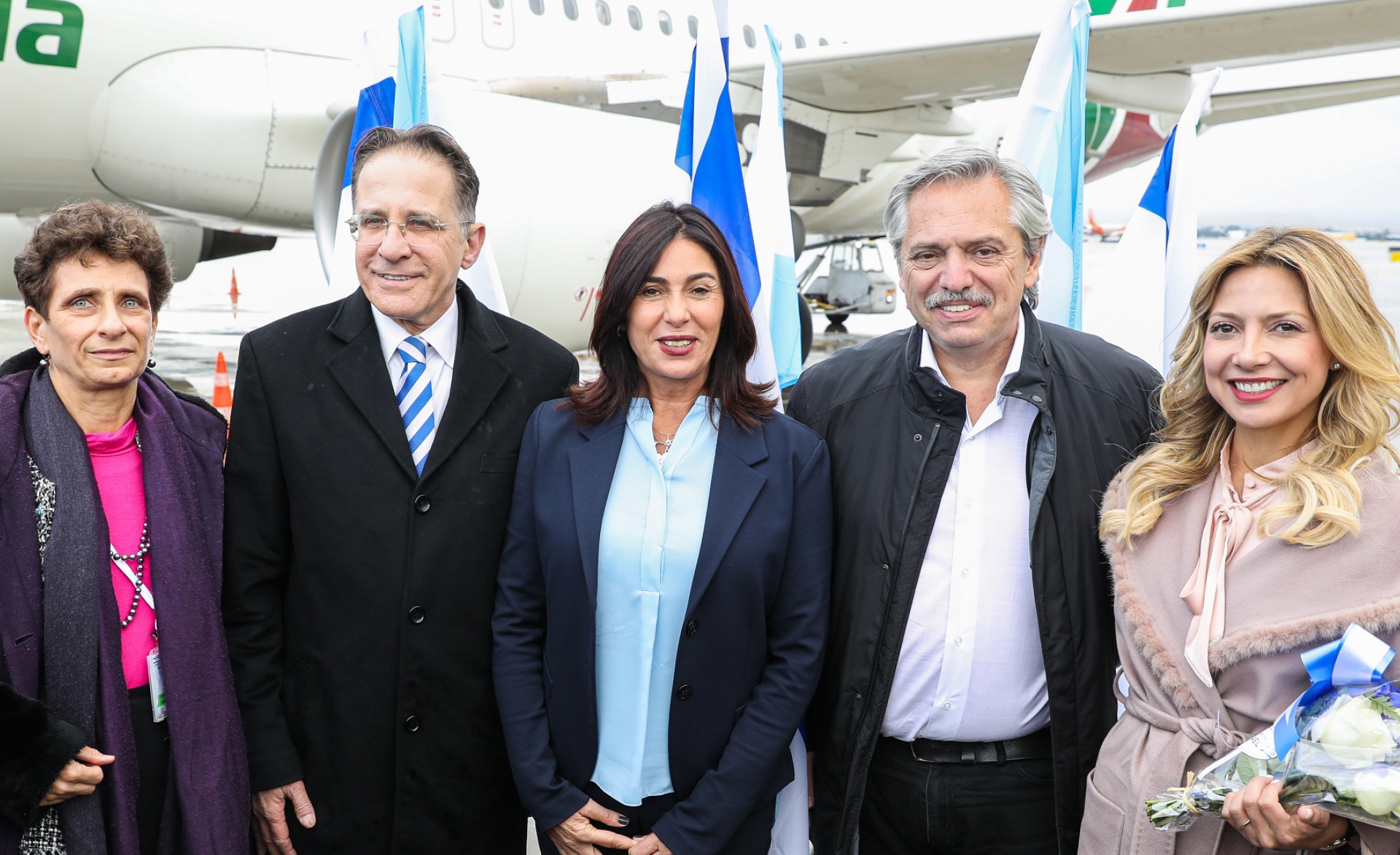 President Fernández arrives in Israel