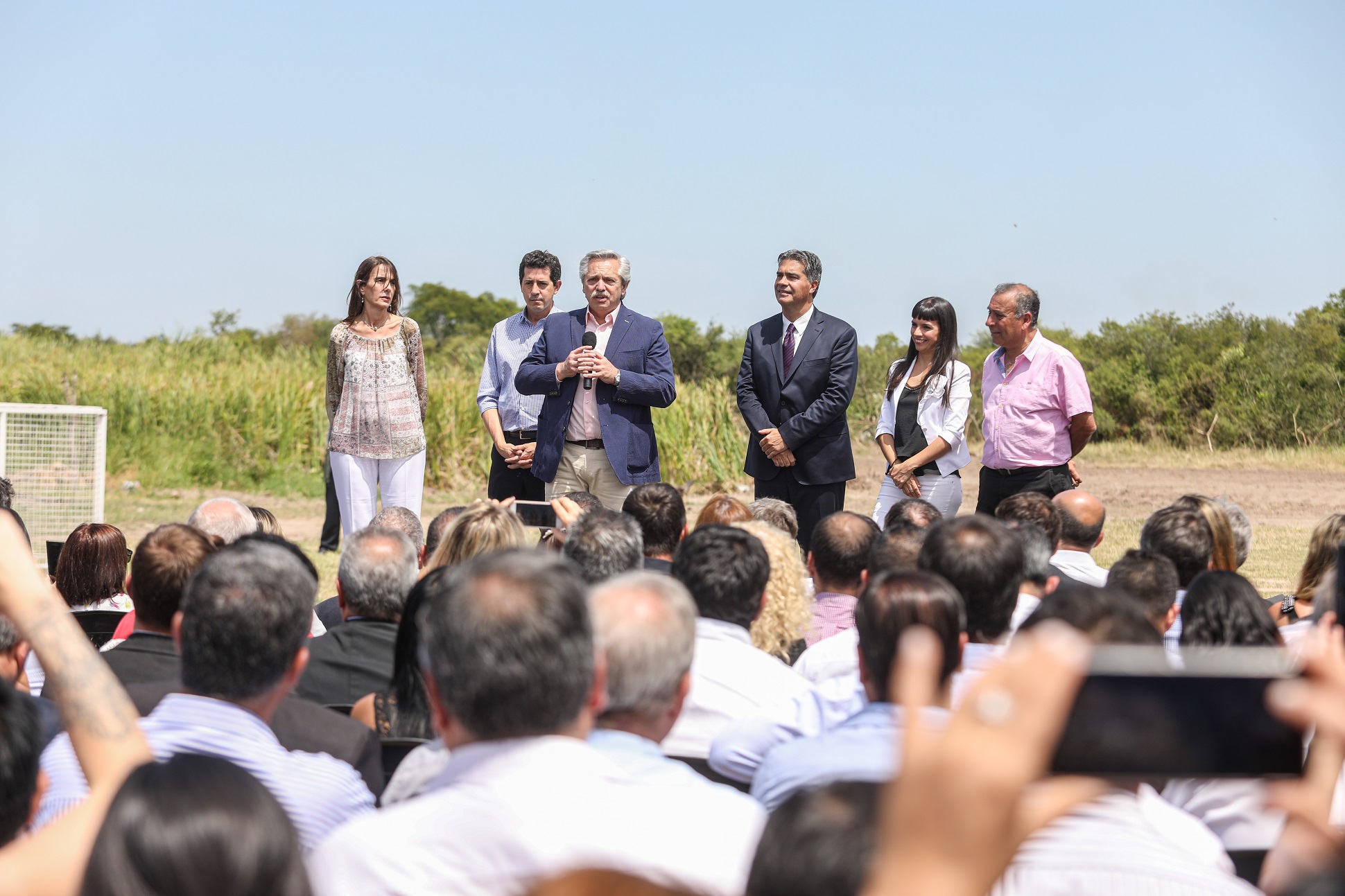 El Presidente inauguró un complejo de viviendas en Chaco