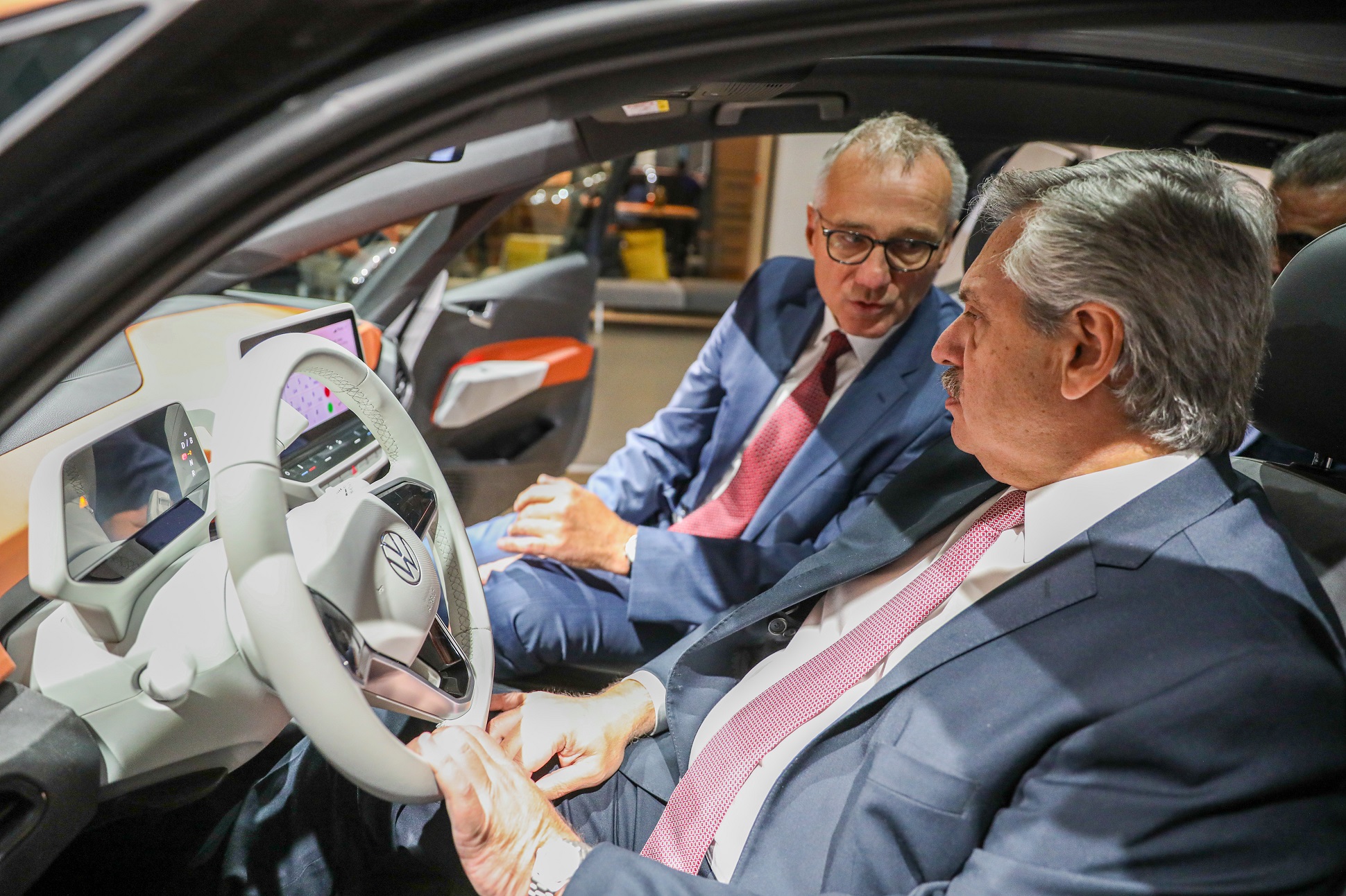 Inversión de US$ 800 millones en Argentina: El Presidente se reunió con ejecutivos de Volkswagen