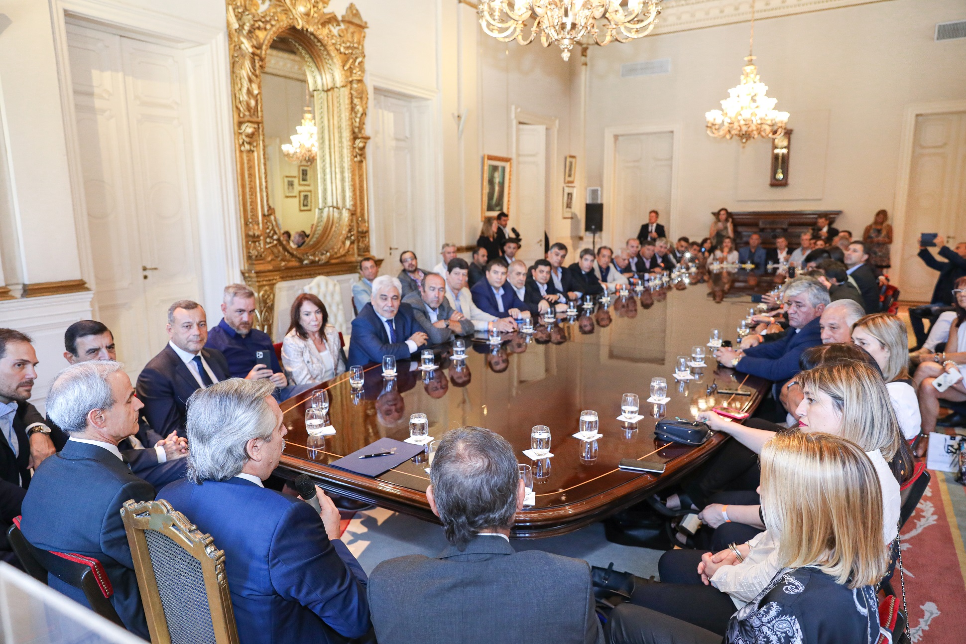 El presidente Alberto Fernández recibió a legisladores e intendentes de Córdoba