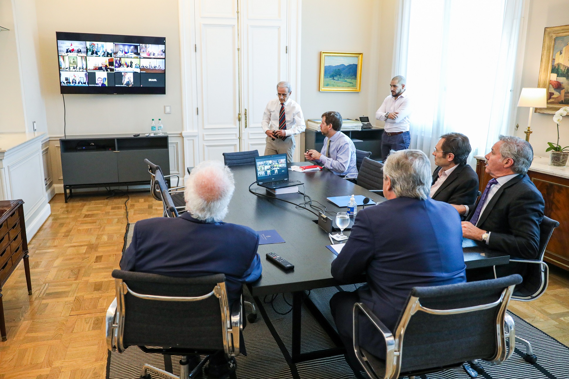 El Presidente habló con sus pares de la región por videoconferencia ante la pandemia