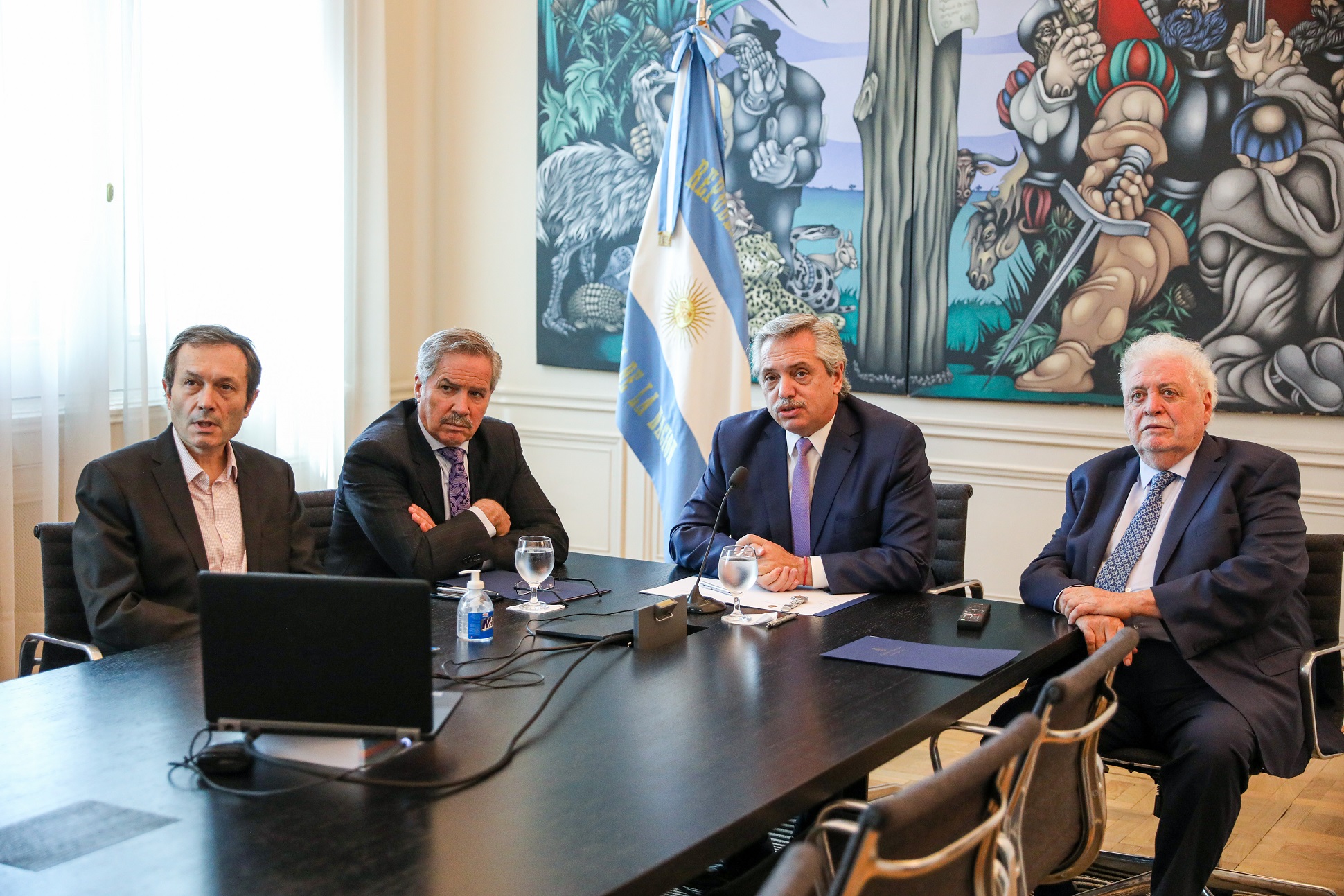 El Presidente habló con sus pares de la región por videoconferencia ante la pandemia