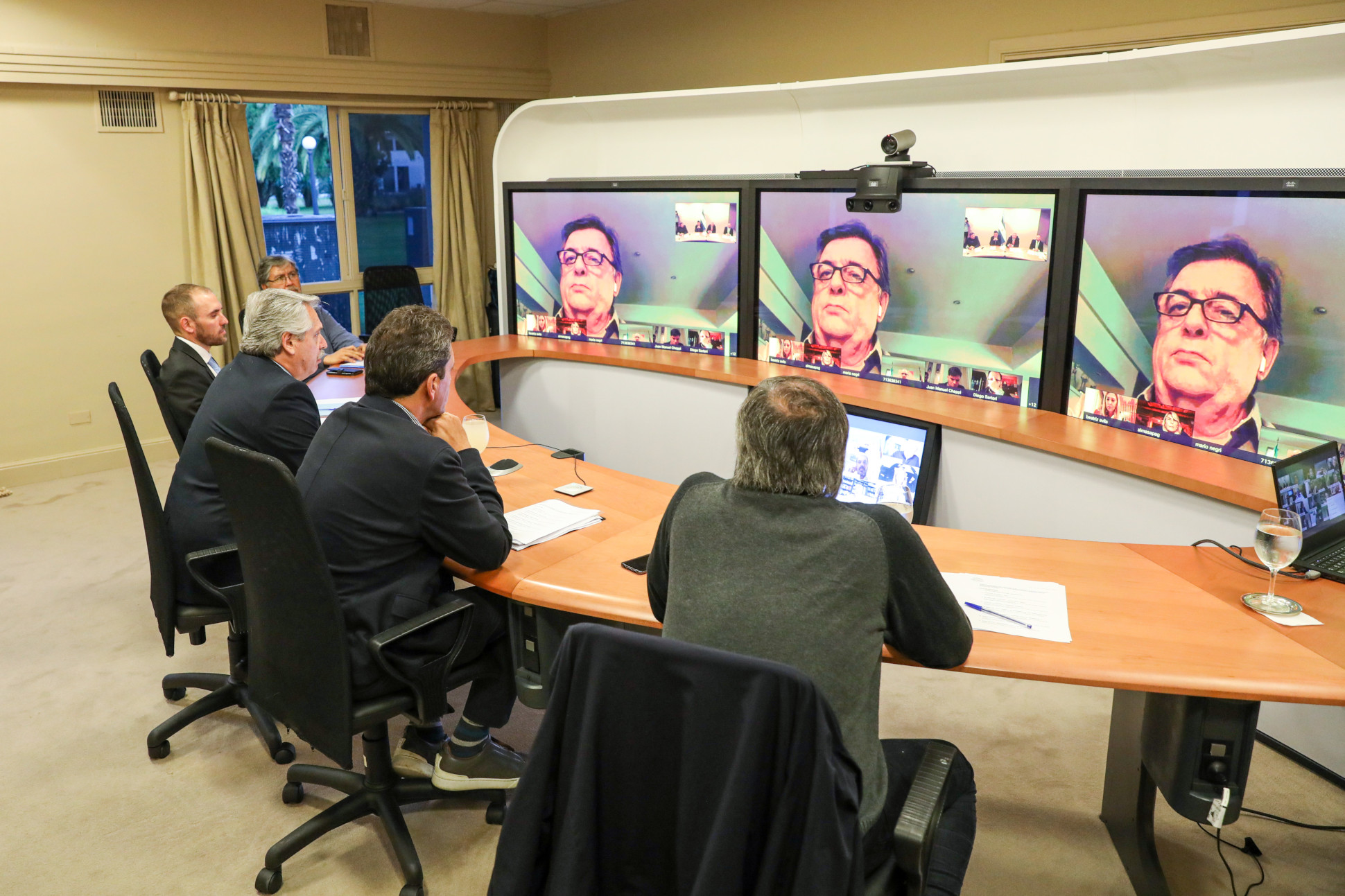 El Presidente mantuvo una videoconferencia con los jefes de los bloques de Diputados