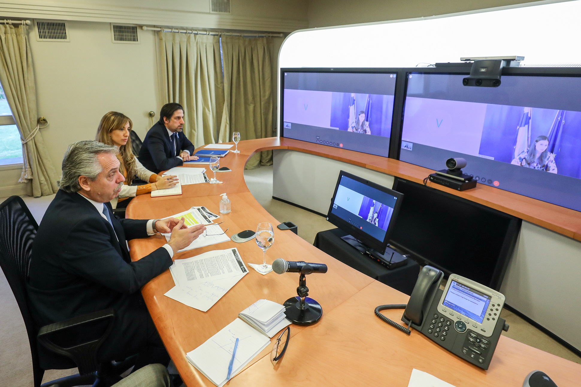 El Presidente realizó una videoconferencia con la primera ministra de Finlandia, Sanna Marin
