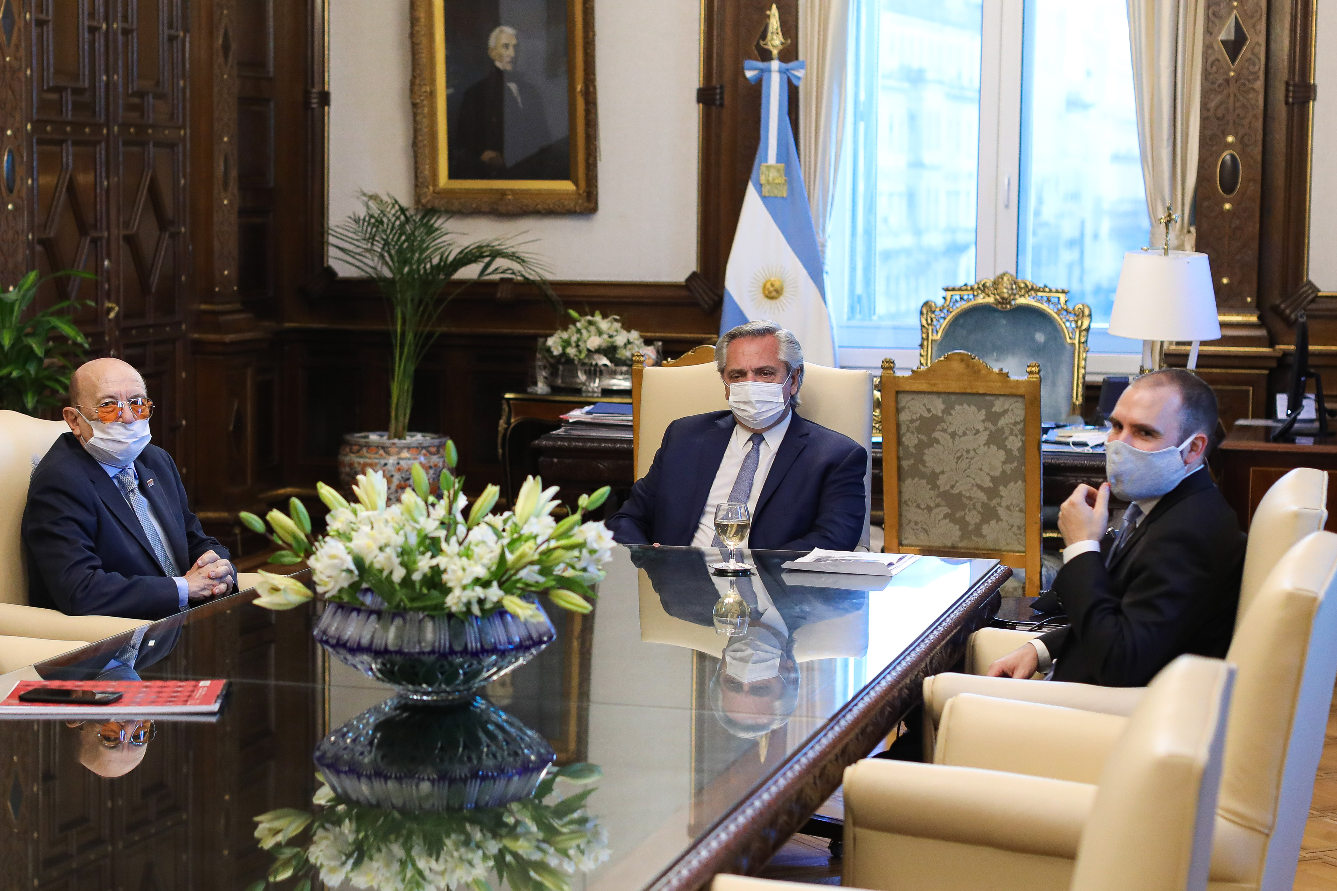 El Presidente recibió al empresario Alfredo Coto en Casa Rosada