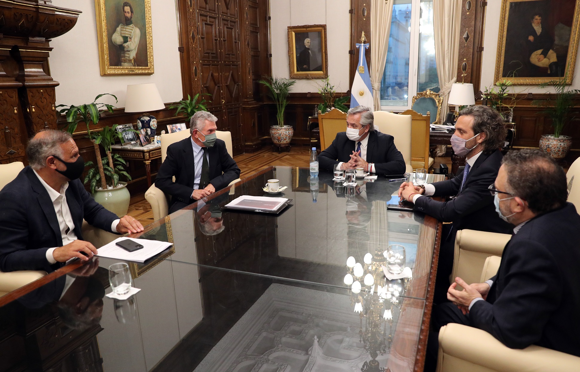 El presidente Alberto Fernández recibió a representantes de la empresa Newsan