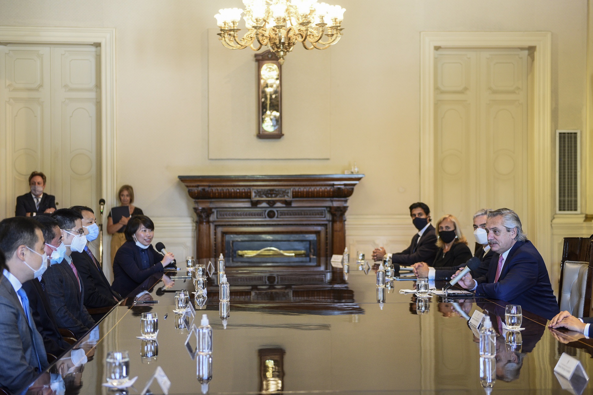 El Presidente encabezó la firma de cuatro acuerdos con China por USD 4.695 millones para la reactivación de líneas ferroviarias