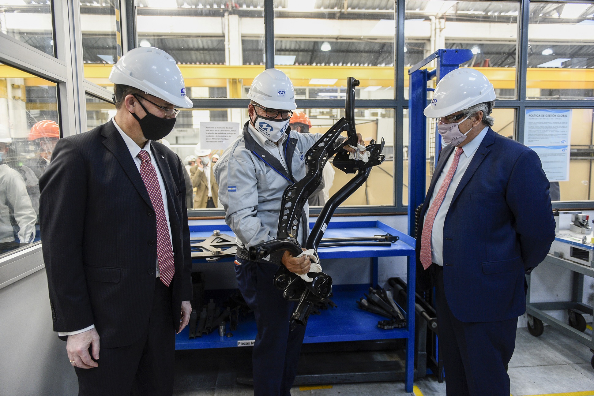 Baradero: El Presidente visitó una autopartista nacional que fabricará piezas para el nuevo modelo Volkswagen Taos