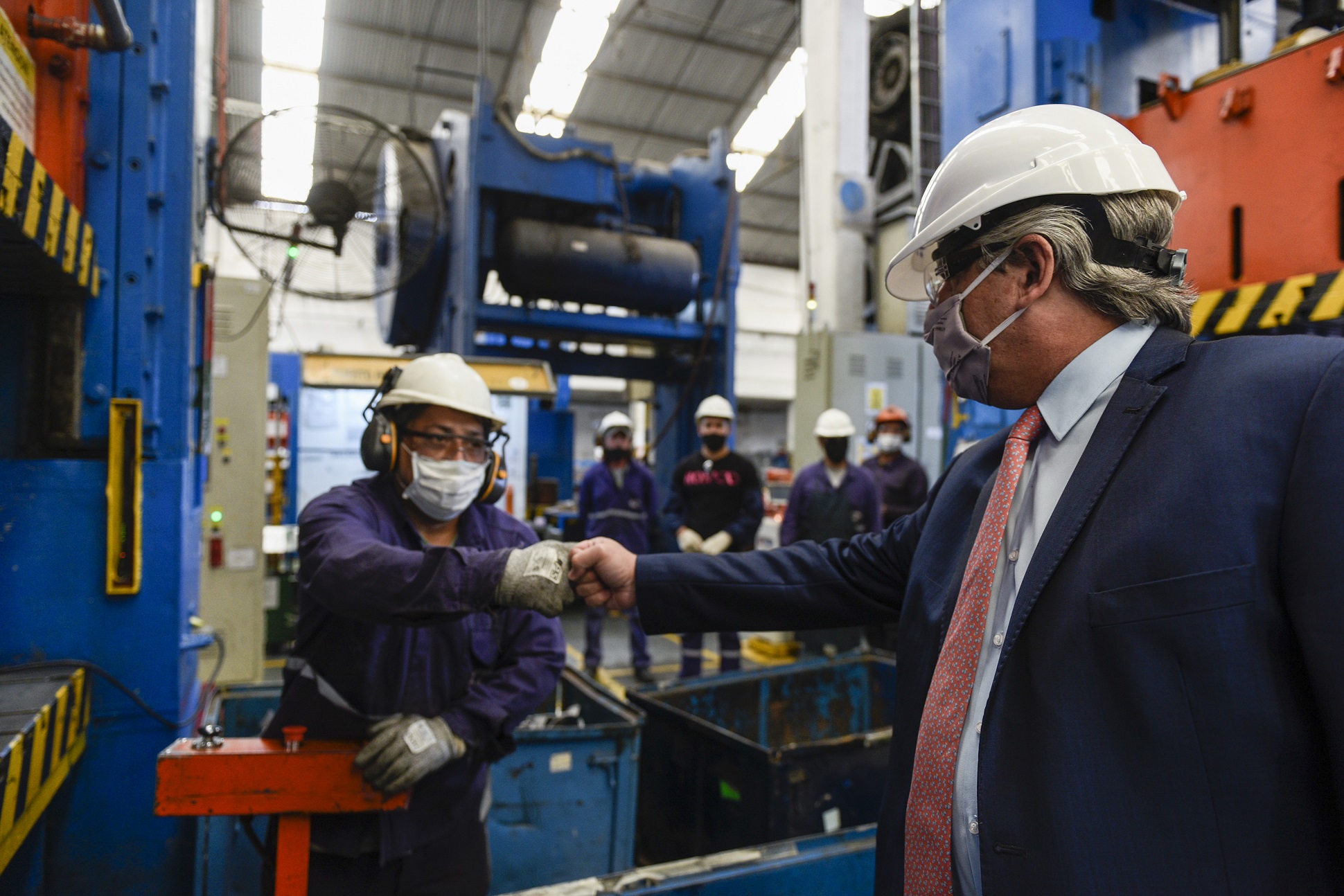 Baradero: El Presidente visitó una autopartista nacional que fabricará piezas para el nuevo modelo Volkswagen Taos