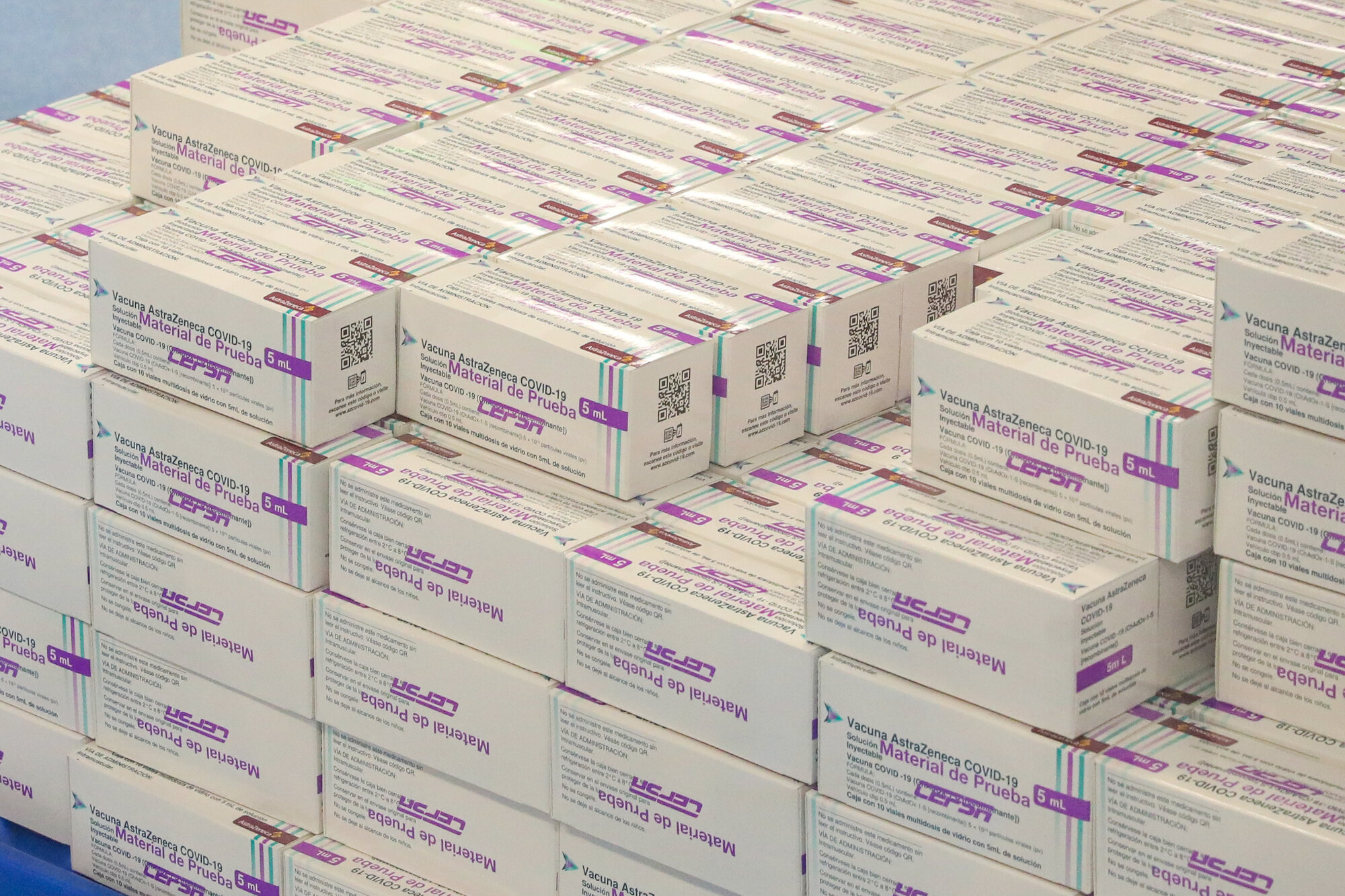 Fernández visitó el laboratorio mexicano que produce junto a otro argentino la vacuna de Oxford-AstraZeneca para la región