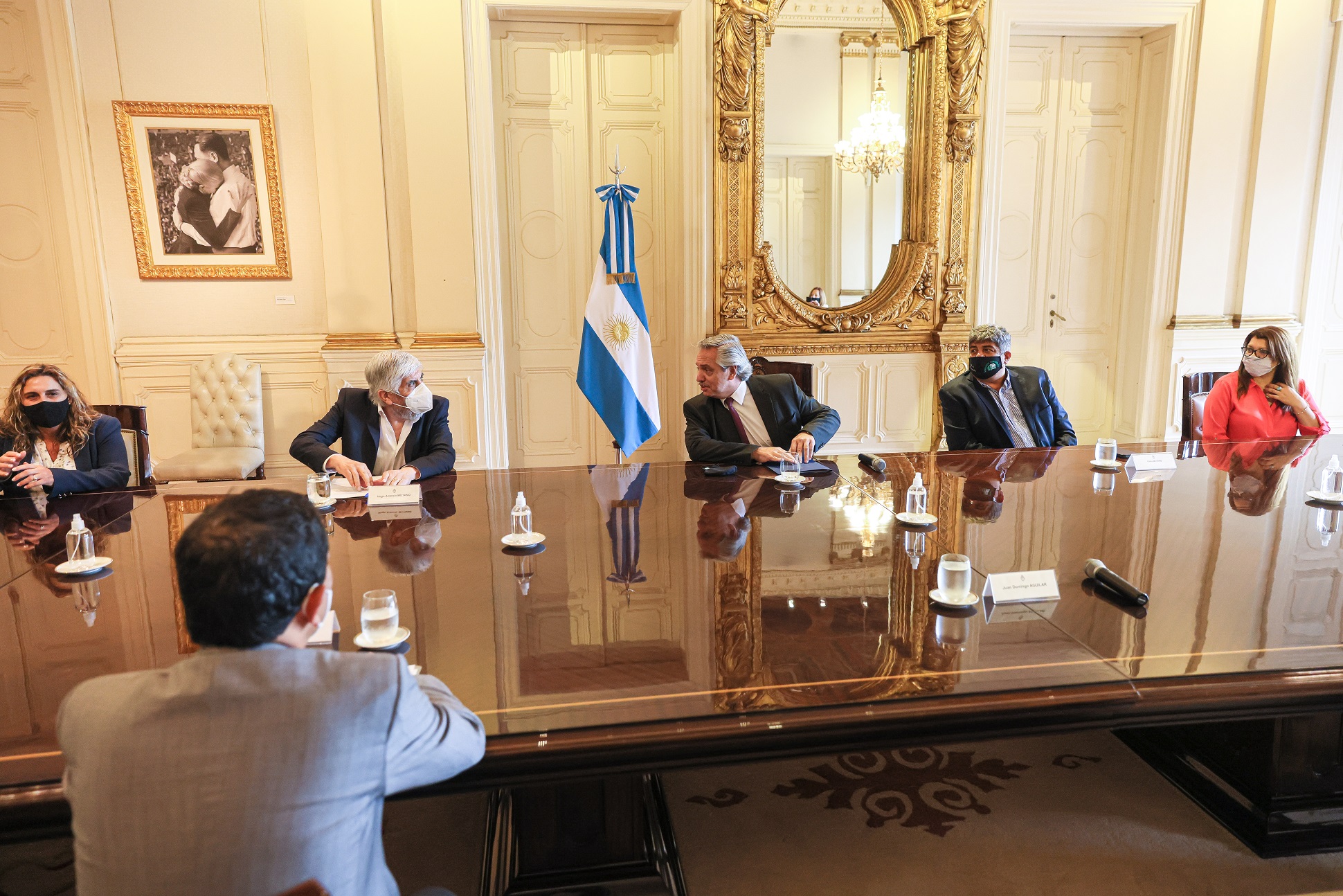 El Presidente se reunió con los principales empresarios y sindicalistas del sector de transporte automotor de cargas