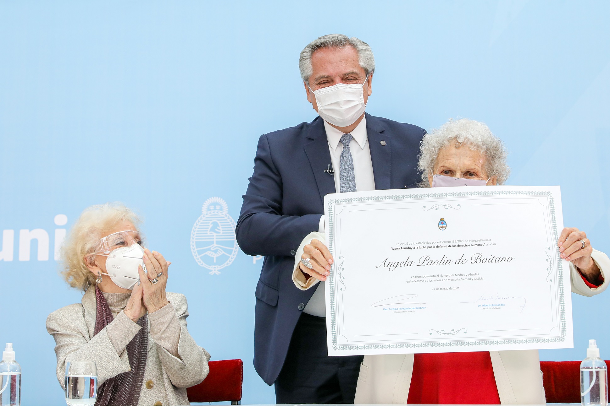 “Las Madres y las Abuelas son un modelo de conducta, de lucha y de compromiso para cada argentino y argentina”, dijo el Presidente