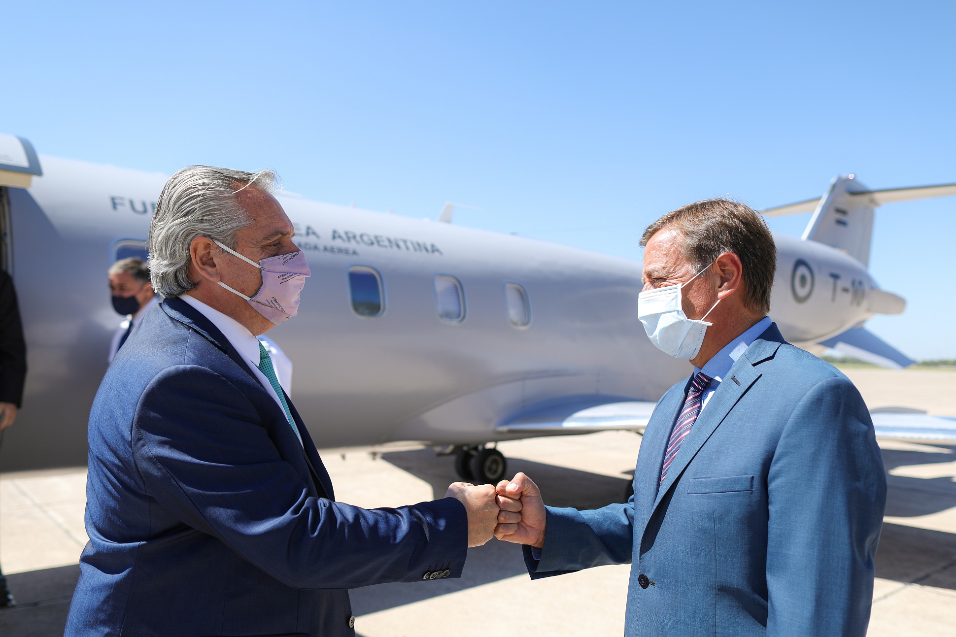 El Presidente llegó a Mendoza donde fue recibido por el gobernador Rodolfo Suárez