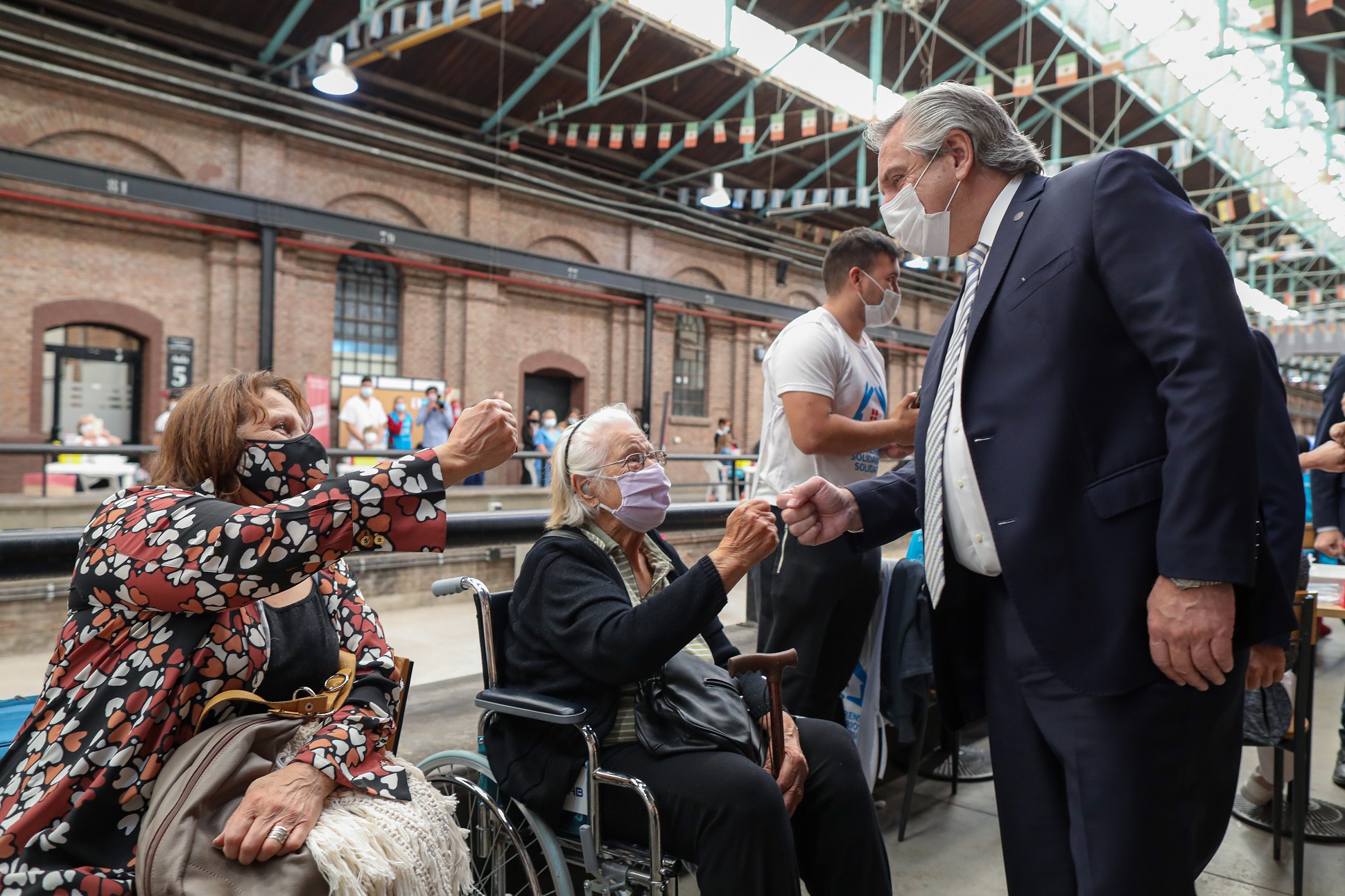 El Presidente dijo que en la lucha contra la pandemia “vamos por el camino correcto, con el esfuerzo y la comprensión de todos”