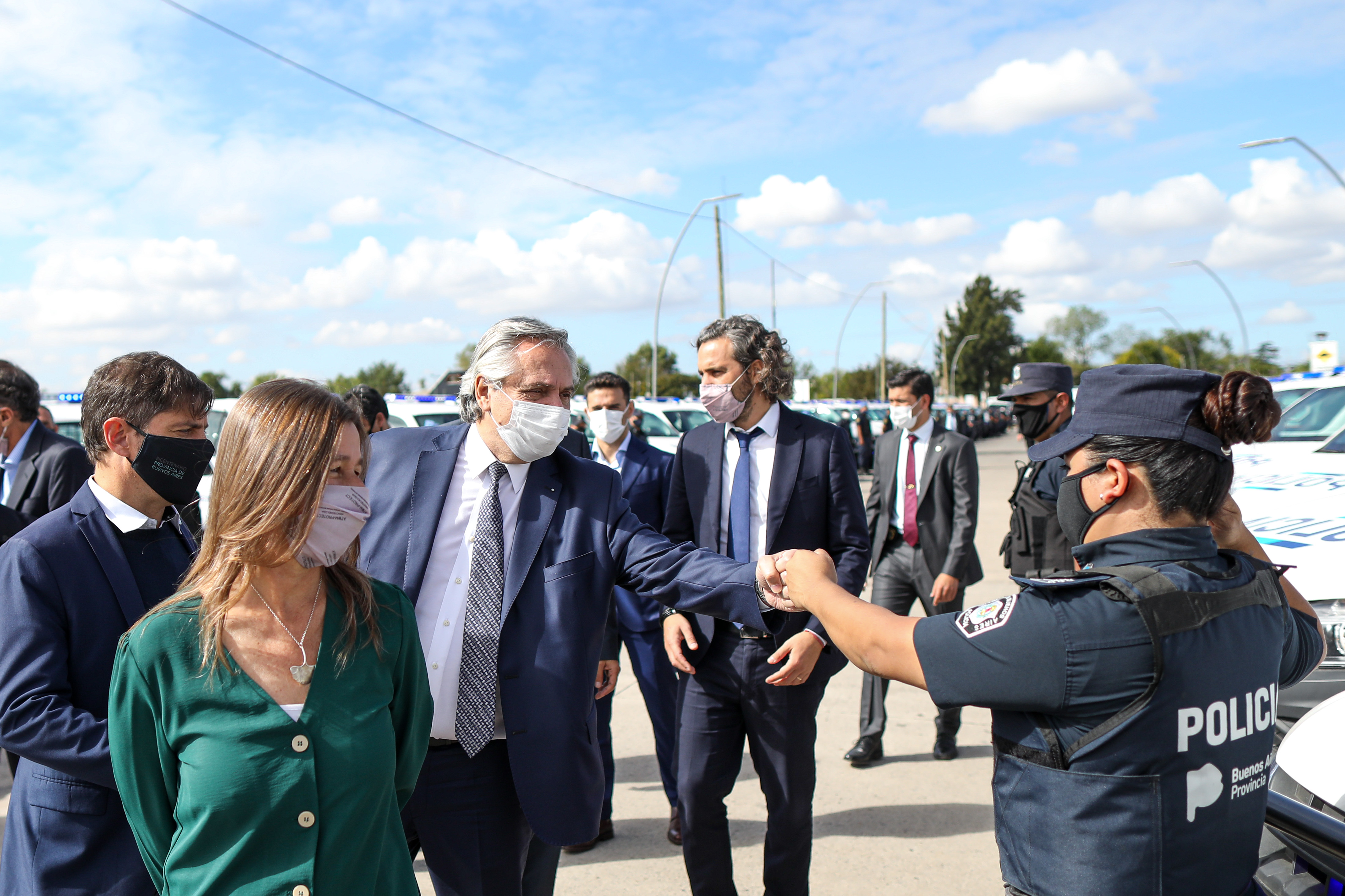 El presidente anunció la instalación de 4.000 paradas de colectivo con dispositivos de seguridad en 43 municipios bonaerenses