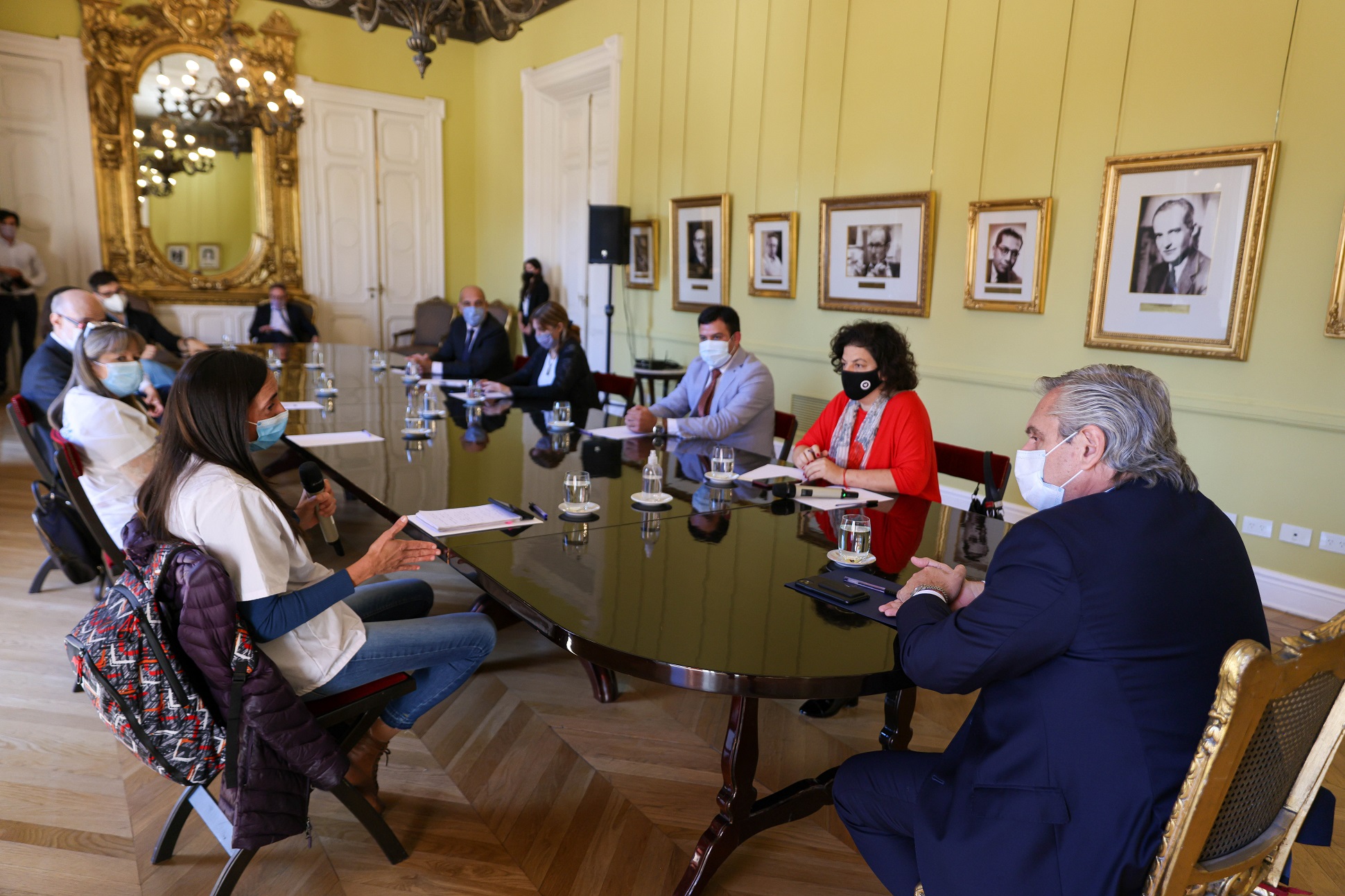 El presidente, al personal de la salud: “Entiendo el cansancio, sé que no van a bajar los brazos, cada decisión que tomo es pensando en aliviar su trabajo