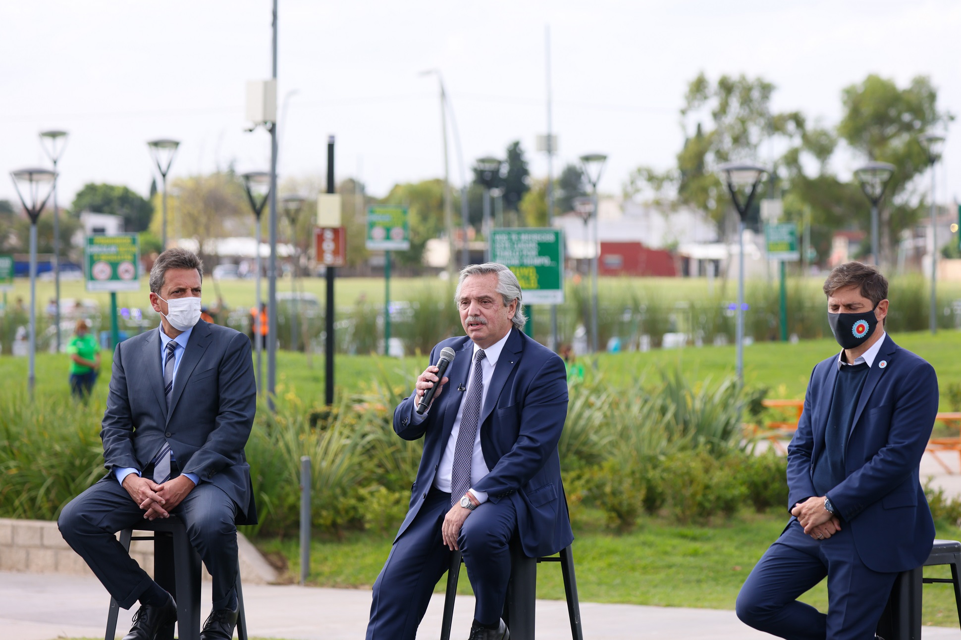 El presidente anunció la instalación de 4.000 paradas de colectivo con dispositivos de seguridad en 43 municipios bonaerenses