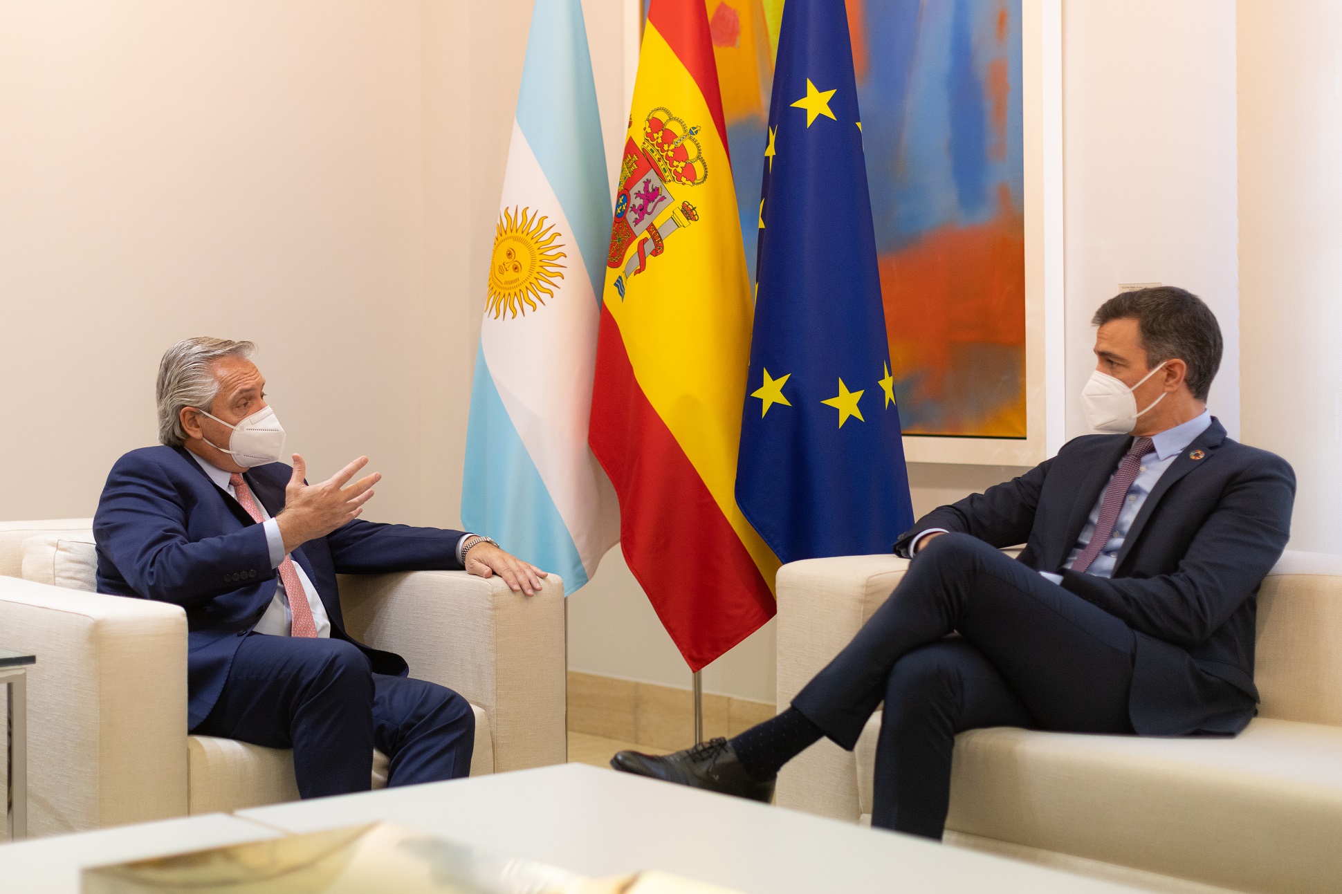 Alberto Fernández se reunió con el Rey Felipe VI de España y con el presidente Pedro Sánchez que anunció una visita a la Argentina
